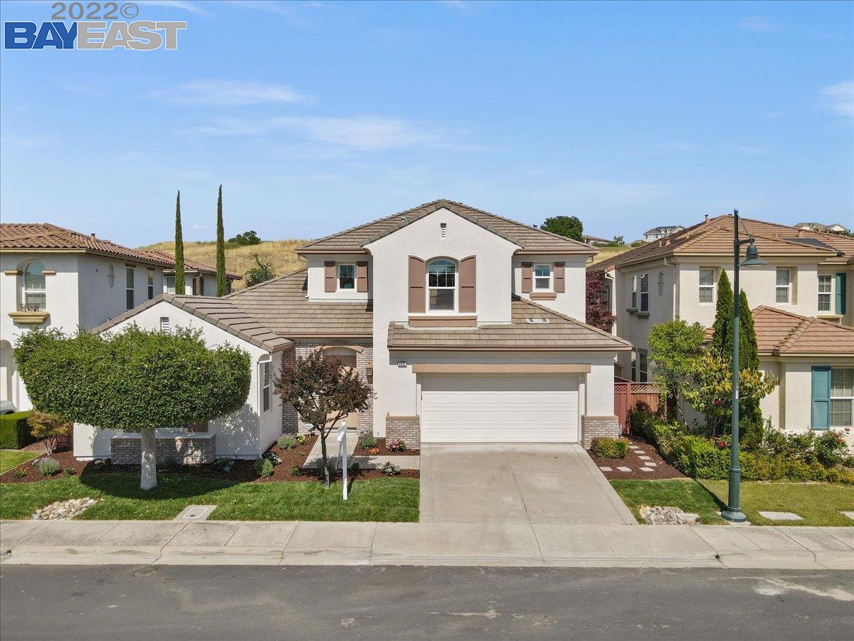 6091 Round Hill Dr, Dublin, CA 94568 5 Beds 4 Baths (Sold