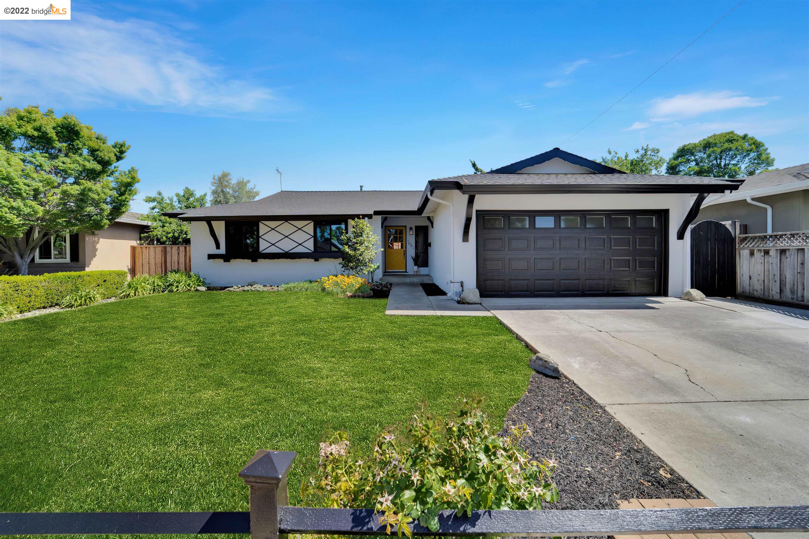Detail Gallery Image 1 of 1 For 1482 Blackstone Ave, San Jose,  CA 95118 - 3 Beds | 2 Baths