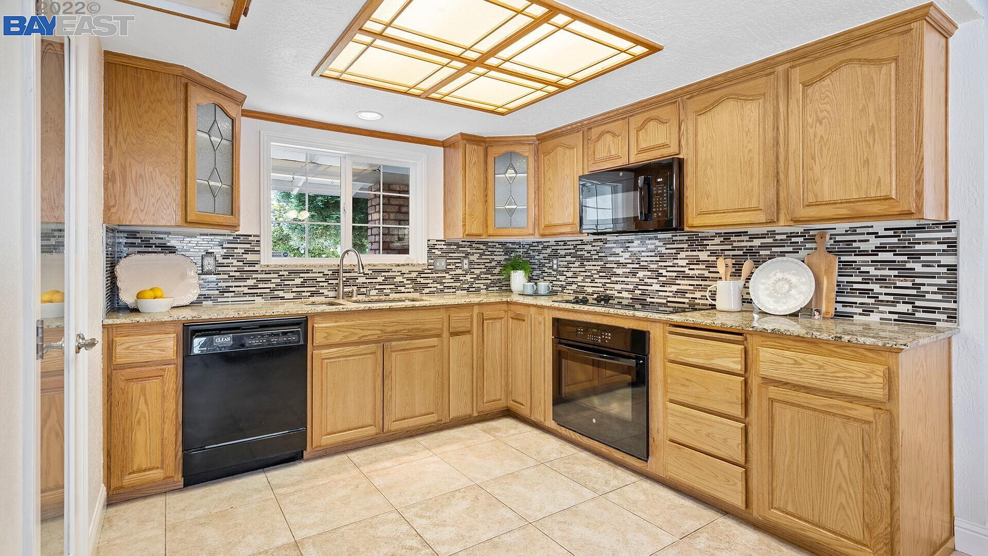1112 Granada Ct