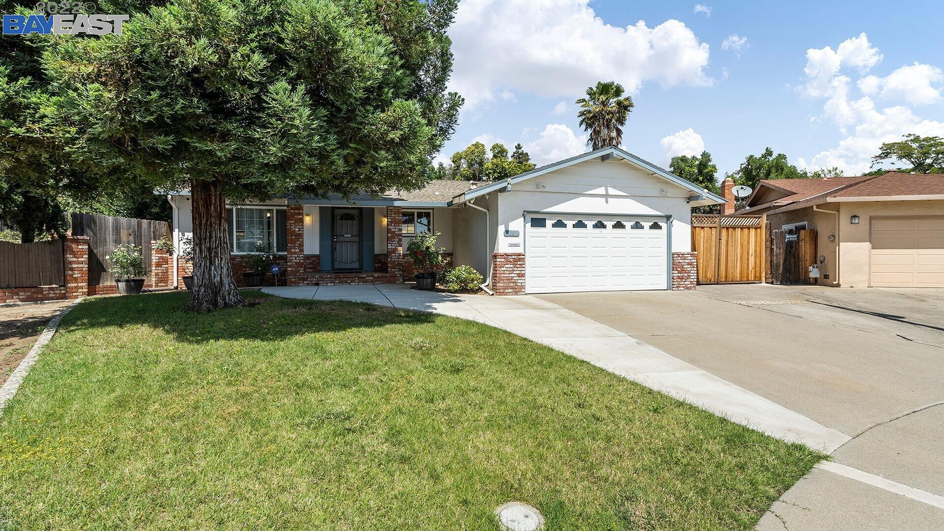 1112 Granada Ct