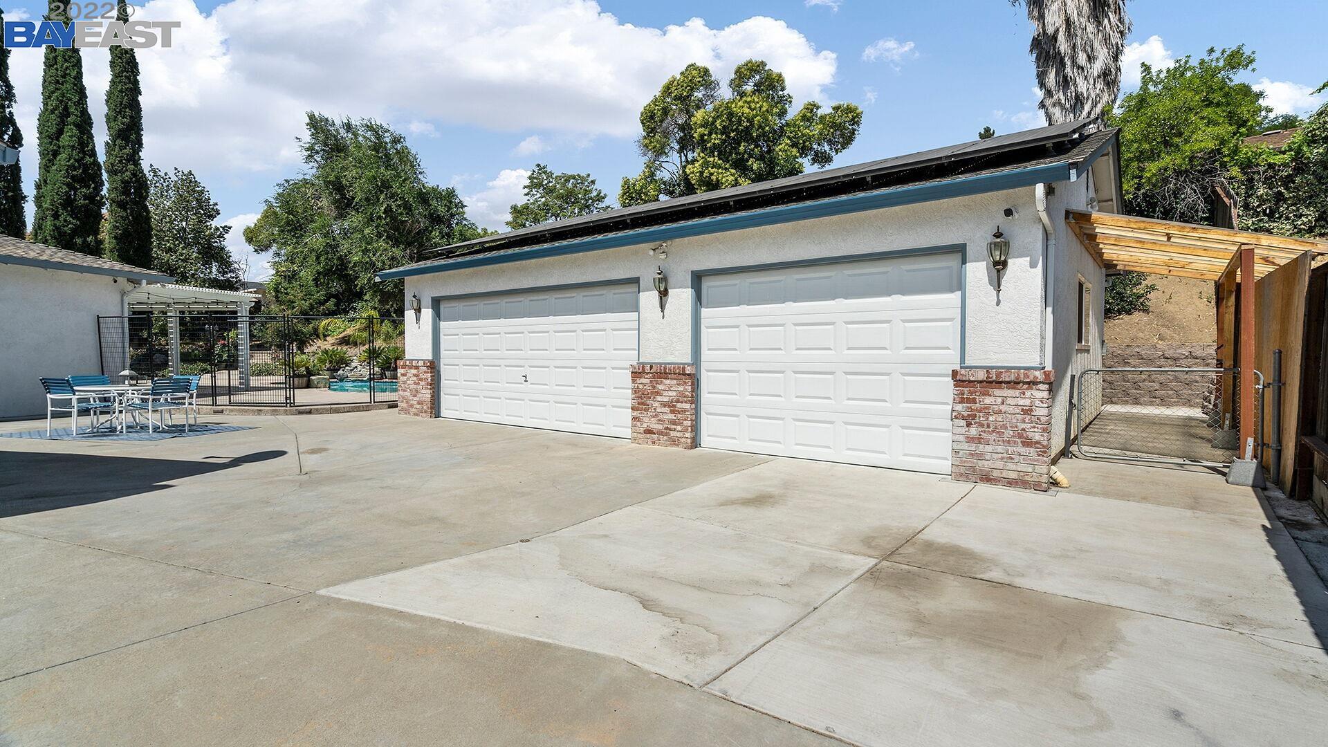 1112 Granada Ct