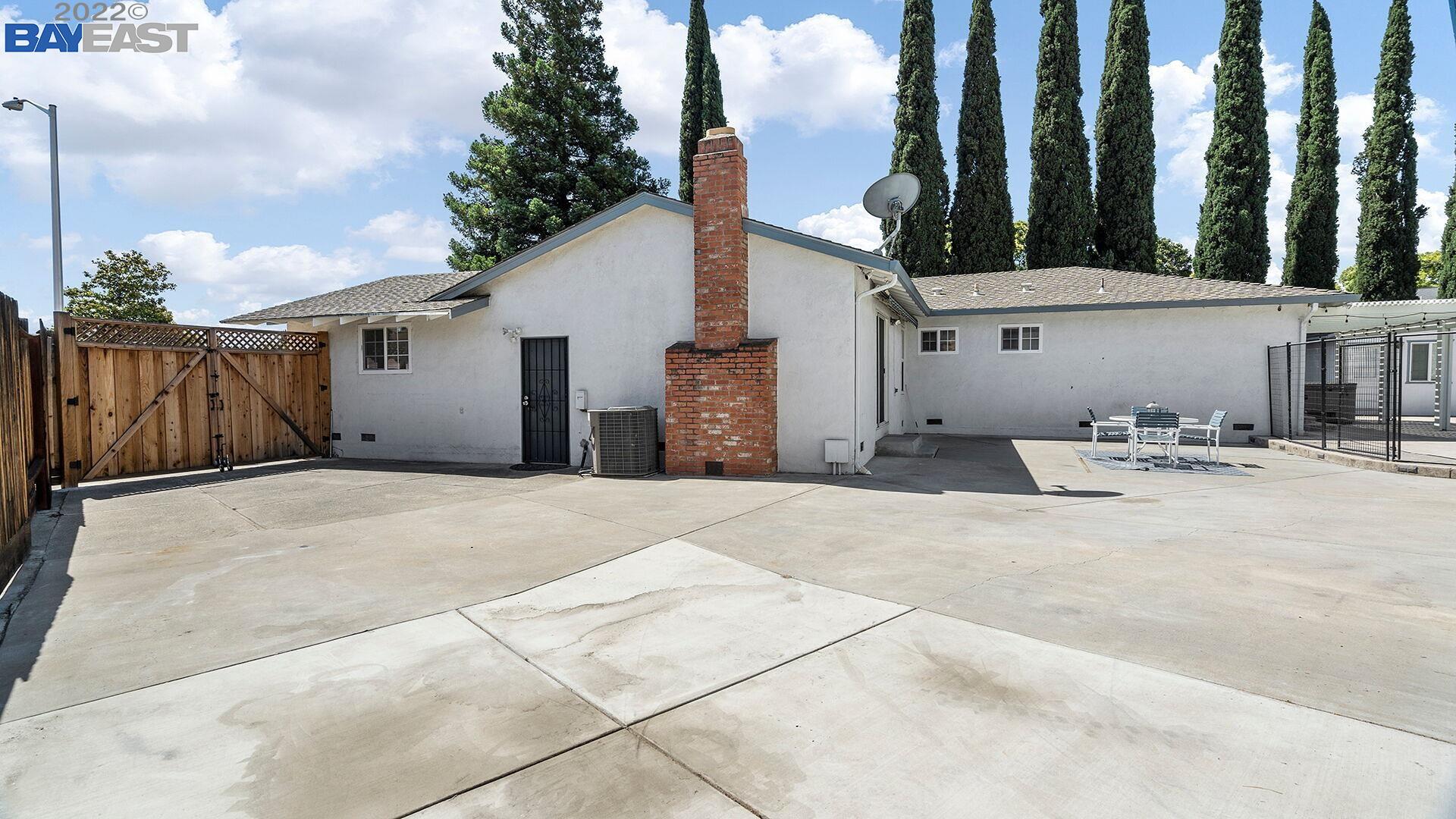 1112 Granada Ct