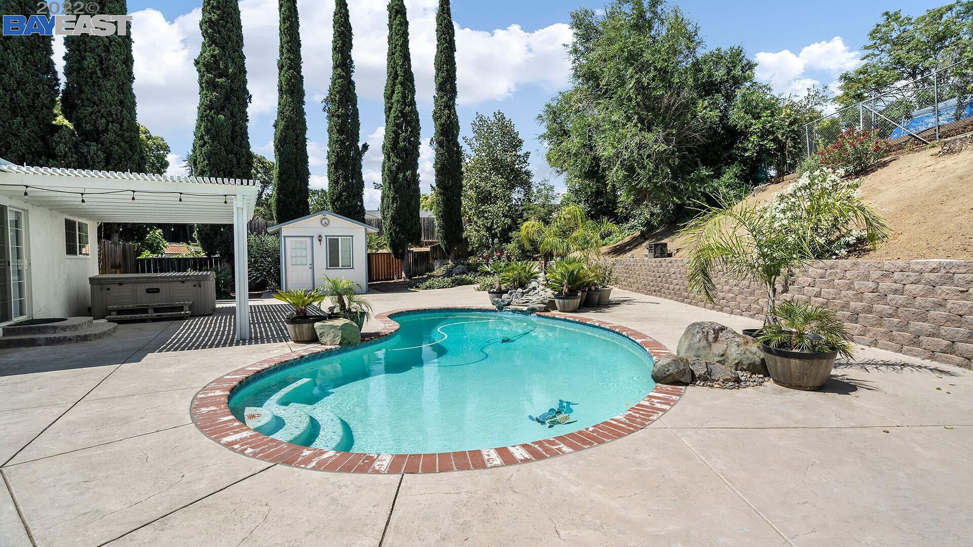 1112 Granada Ct