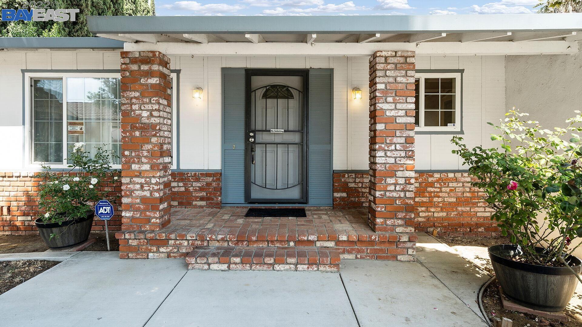 1112 Granada Ct