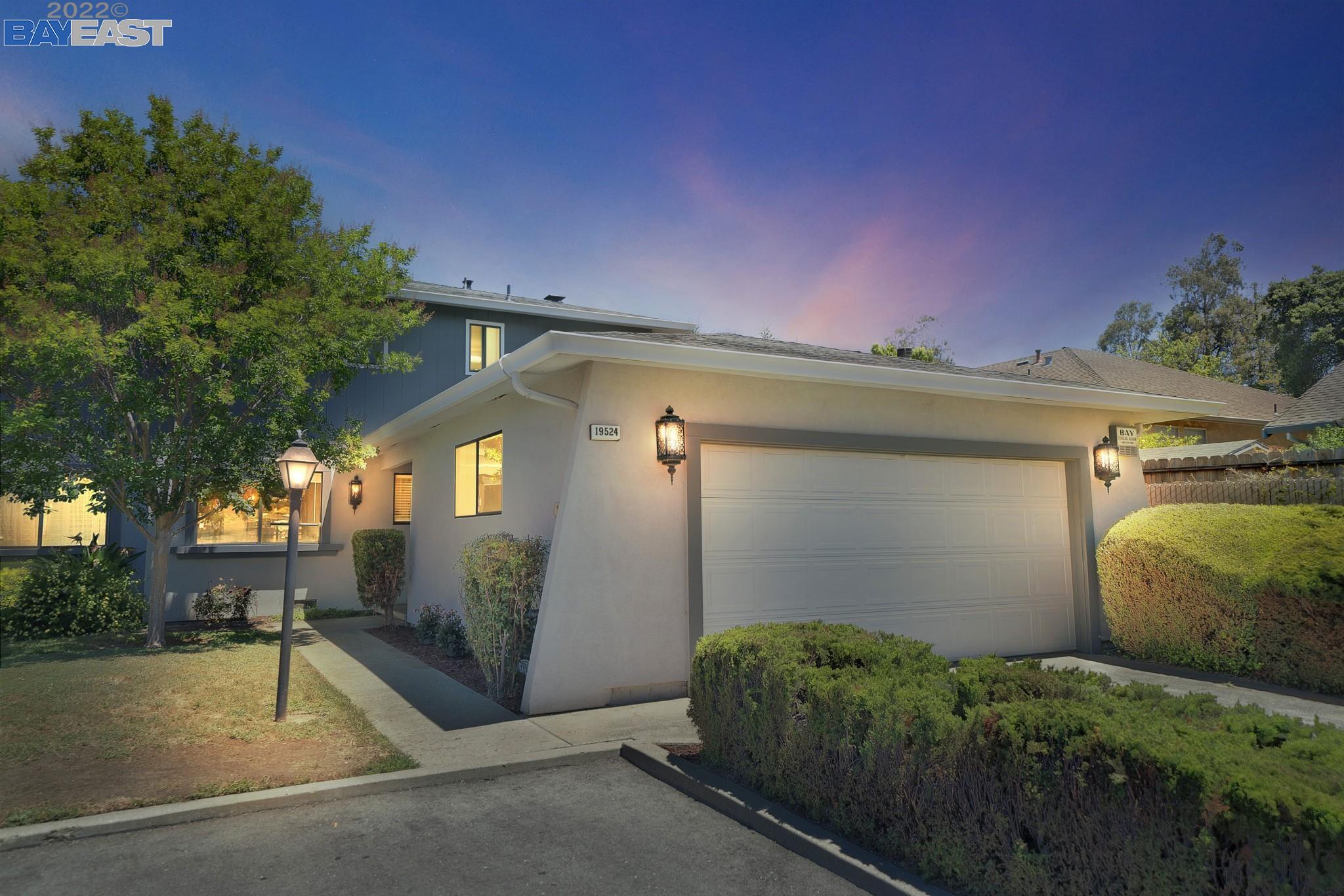 Detail Gallery Image 1 of 1 For 19524 Redwood Glen, Castro Valley,  CA 94546 - 2 Beds | 2/1 Baths