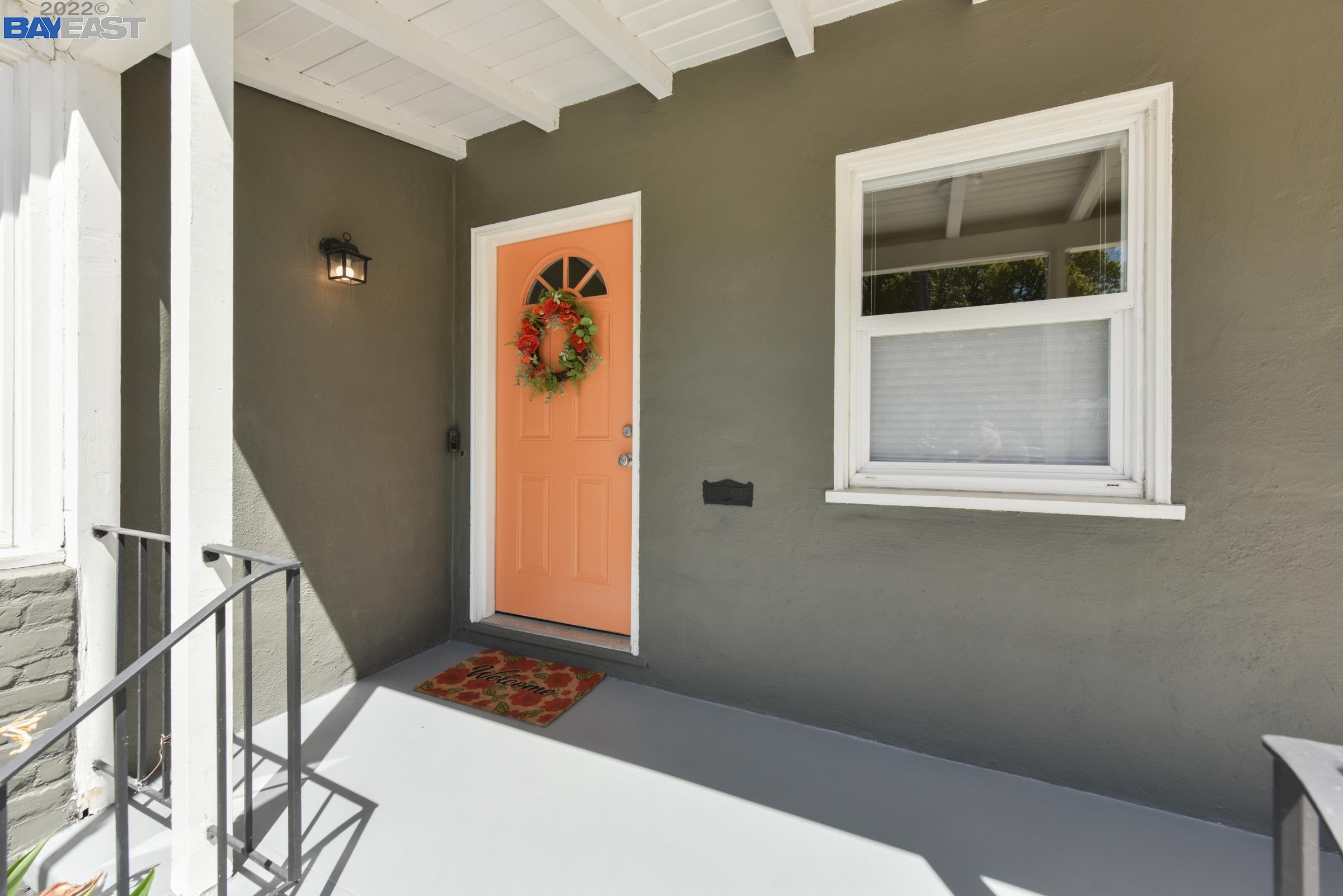 Detail Gallery Image 1 of 1 For 364 Lorraine Blvd, San Leandro,  CA 94577 - 2 Beds | 1 Baths