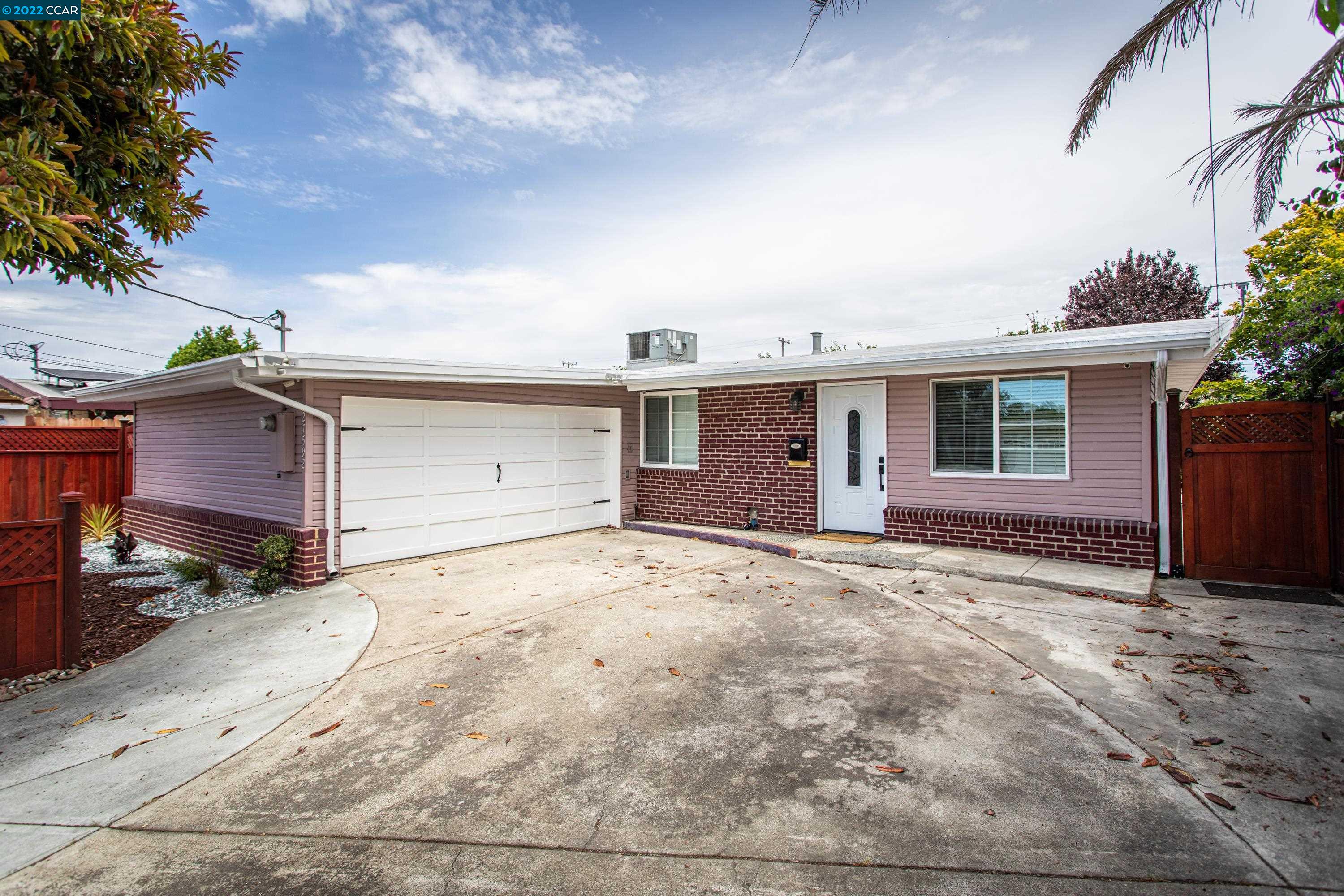 Detail Gallery Image 1 of 1 For 27592 Gainesville Ave, Hayward,  CA 94545 - 3 Beds | 2 Baths