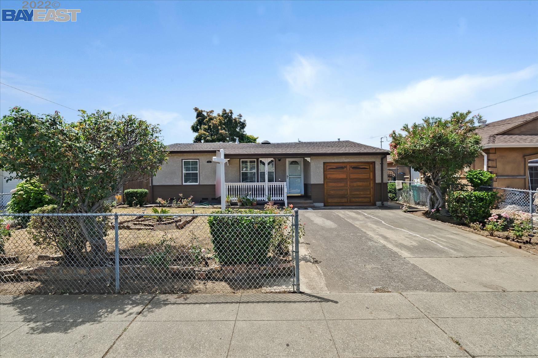 Detail Gallery Image 1 of 1 For 123 Revere Ave, Hayward,  CA 94544 - 4 Beds | 2 Baths