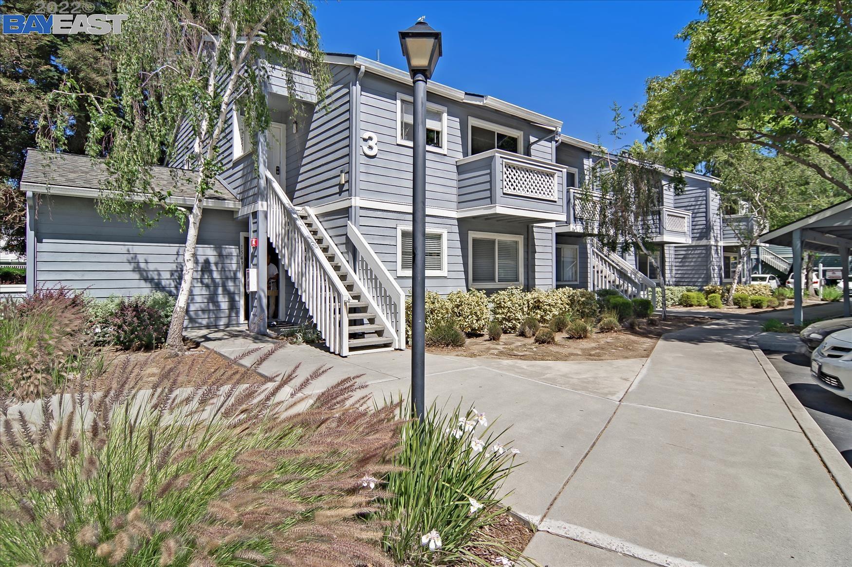 Detail Gallery Image 1 of 44 For 1563 Four Oaks Cir, San Jose,  CA 95131 - 2 Beds | 2 Baths