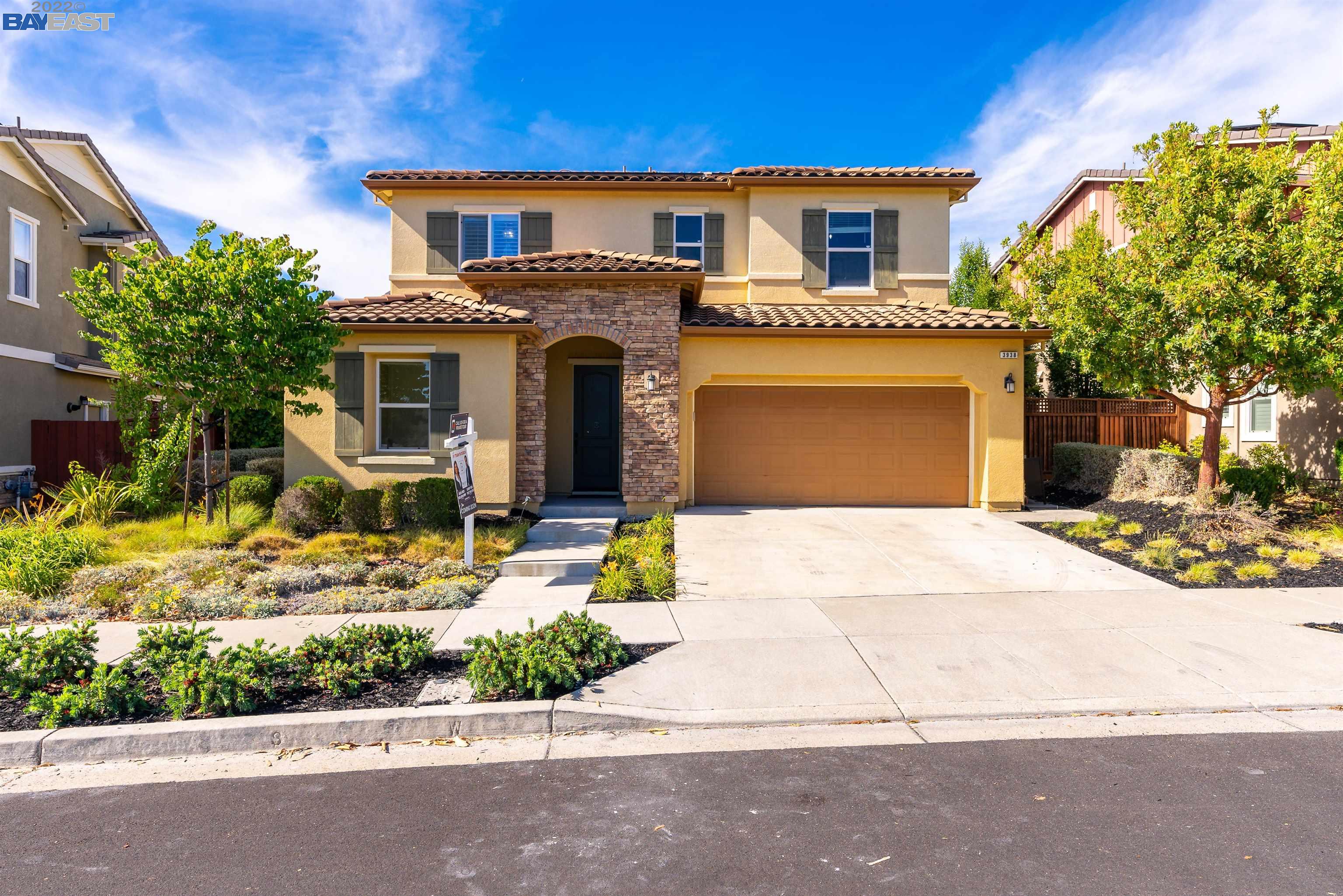 Detail Gallery Image 1 of 1 For 3938 Jordan Ranch Dr, Dublin,  CA 94568 - 5 Beds | 3 Baths