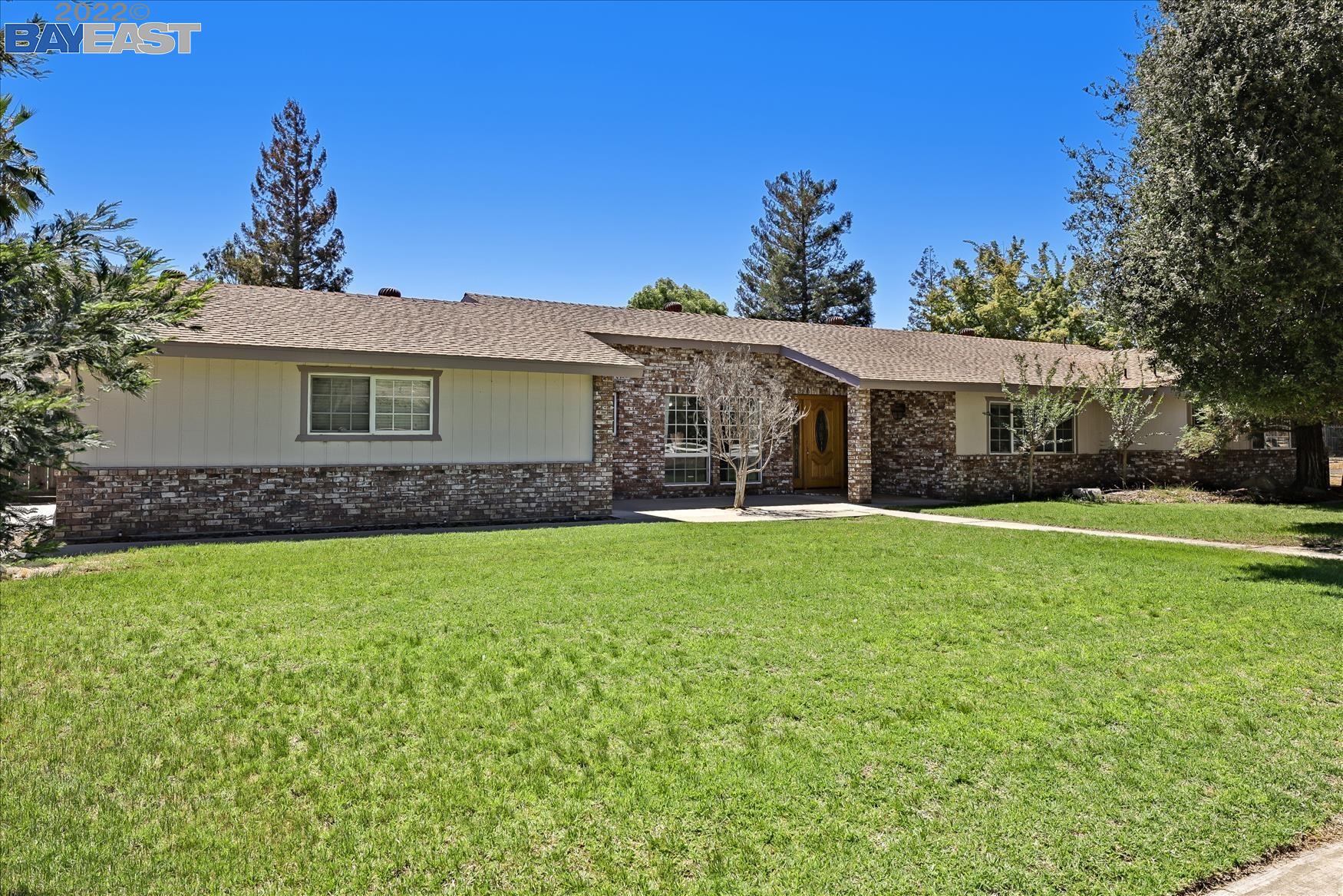 Detail Gallery Image 1 of 1 For 2451 Renegade Cir, Atwater,  CA 95301 - 3 Beds | 3 Baths
