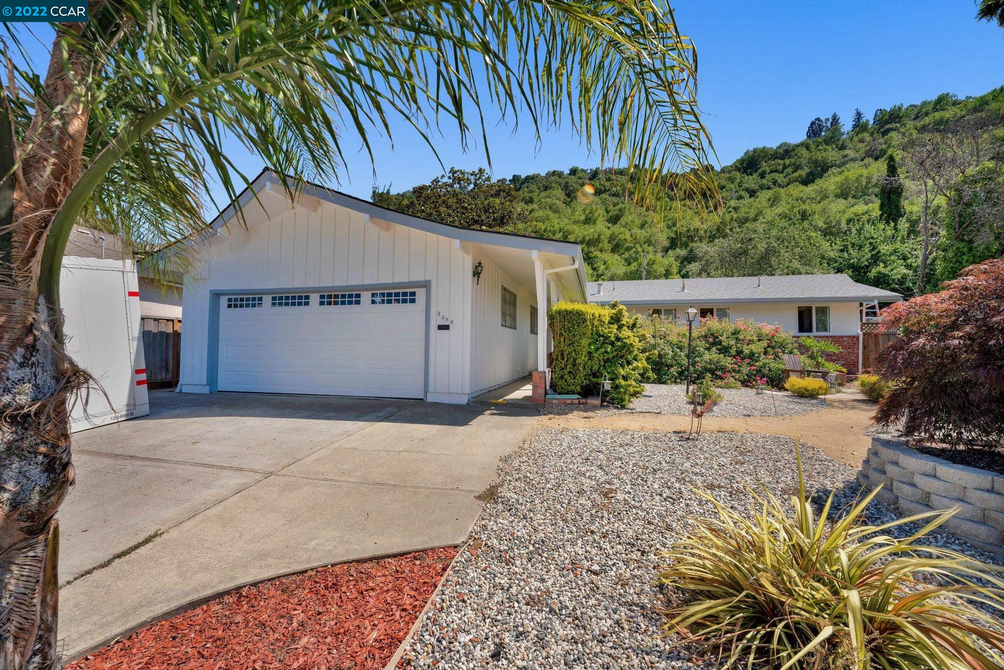 Detail Gallery Image 1 of 1 For 2390 Collins Ave, Pinole,  CA 94564 - 3 Beds | 2 Baths