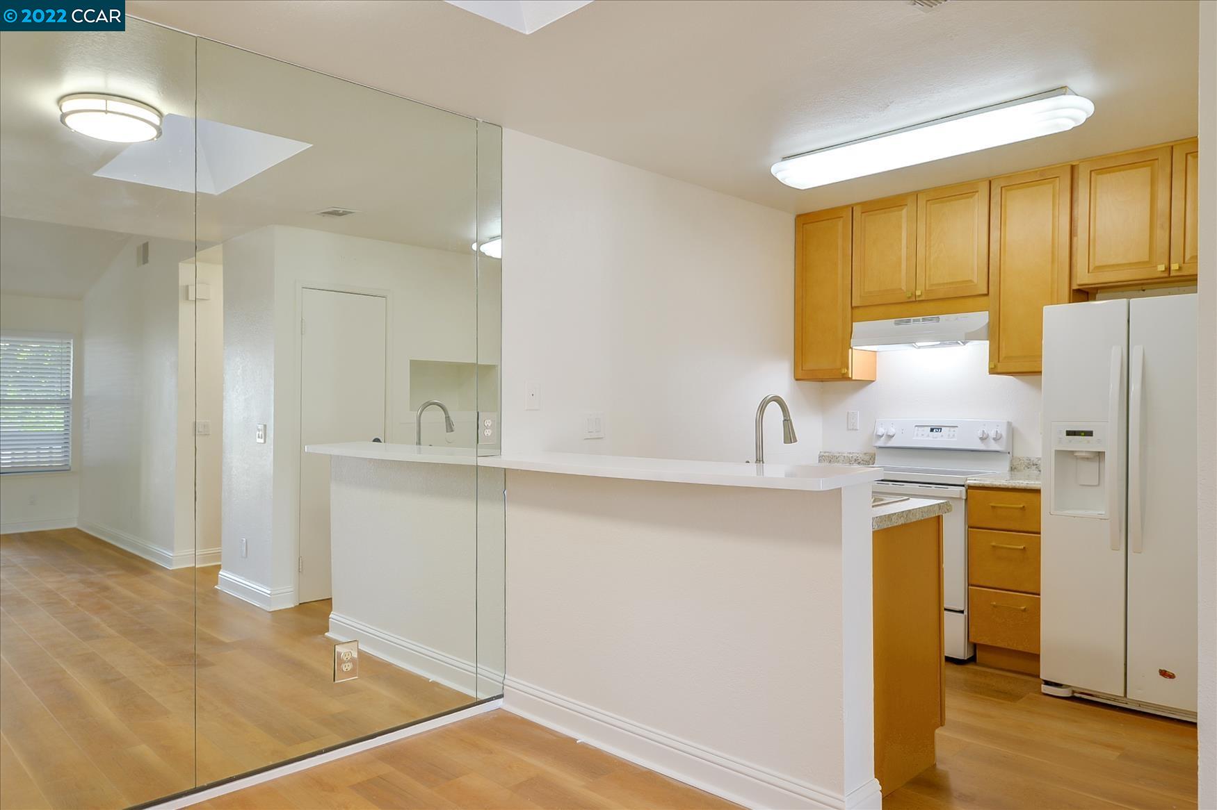 Photo #4: 40999120 Listing 