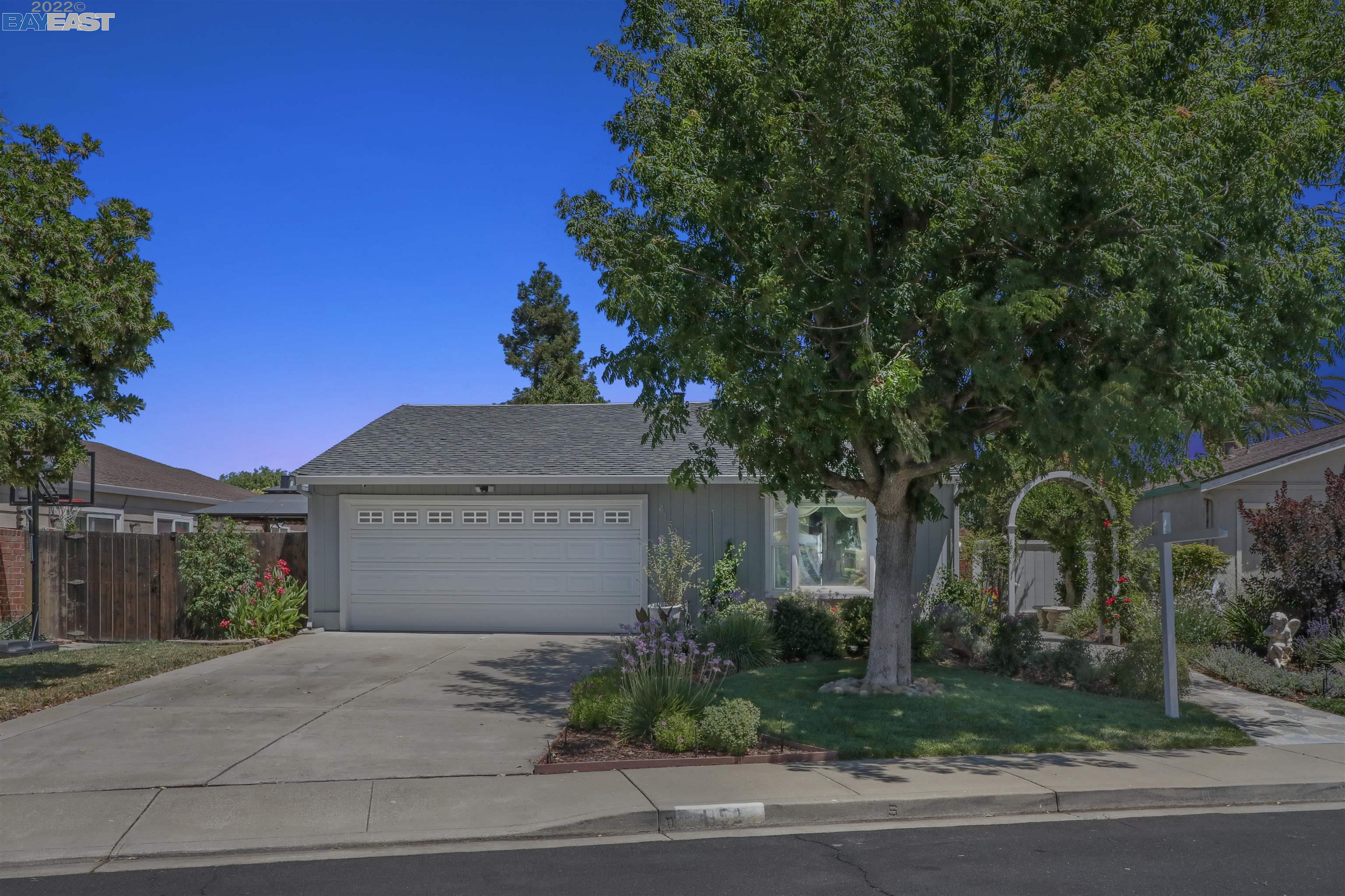 Detail Gallery Image 1 of 1 For 4152 Bristlecone Way, Livermore,  CA 94551-7103 - 3 Beds | 2 Baths