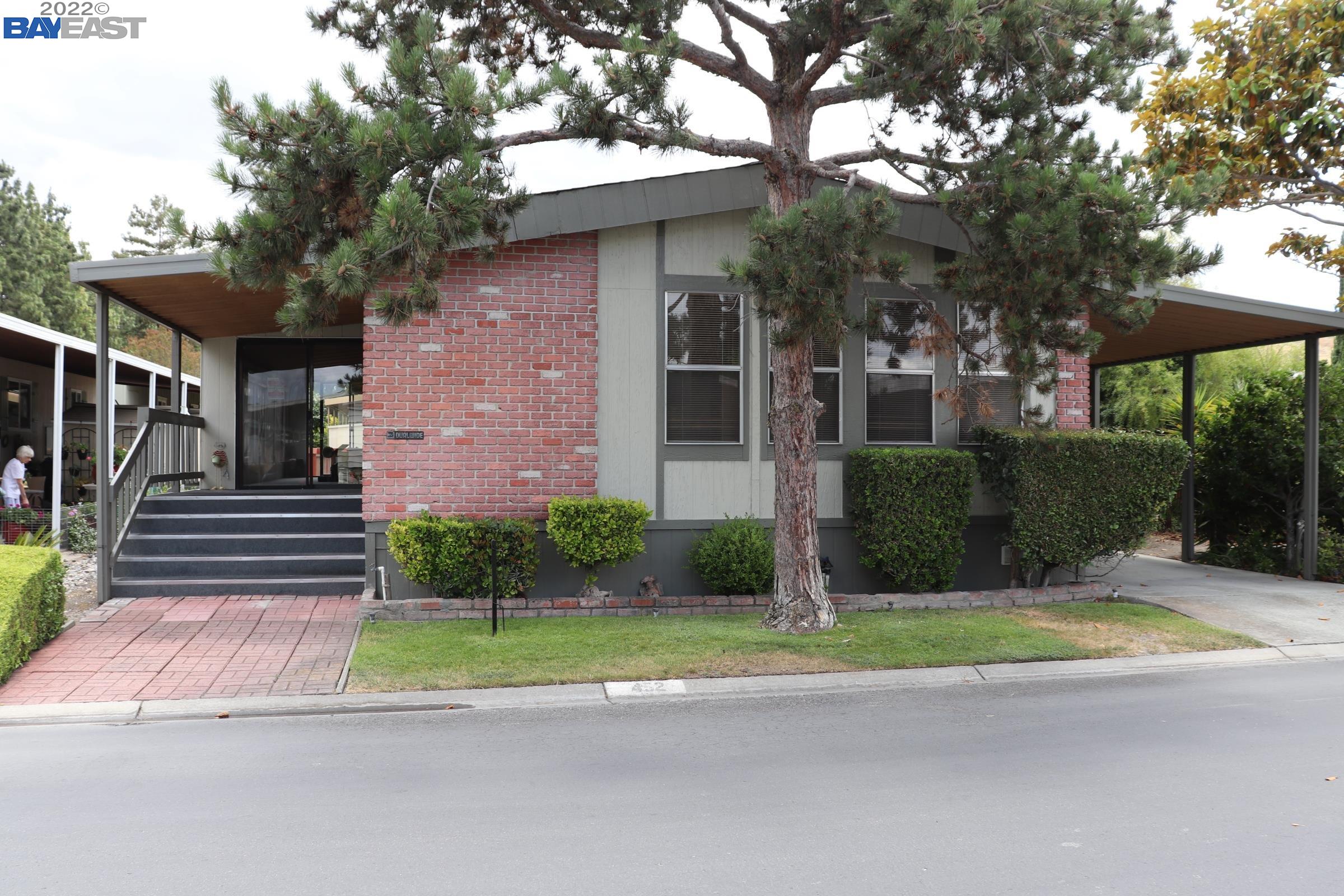 Detail Gallery Image 1 of 1 For 452 Millpond, San Jose,  CA 95125 - 2 Beds | 2 Baths