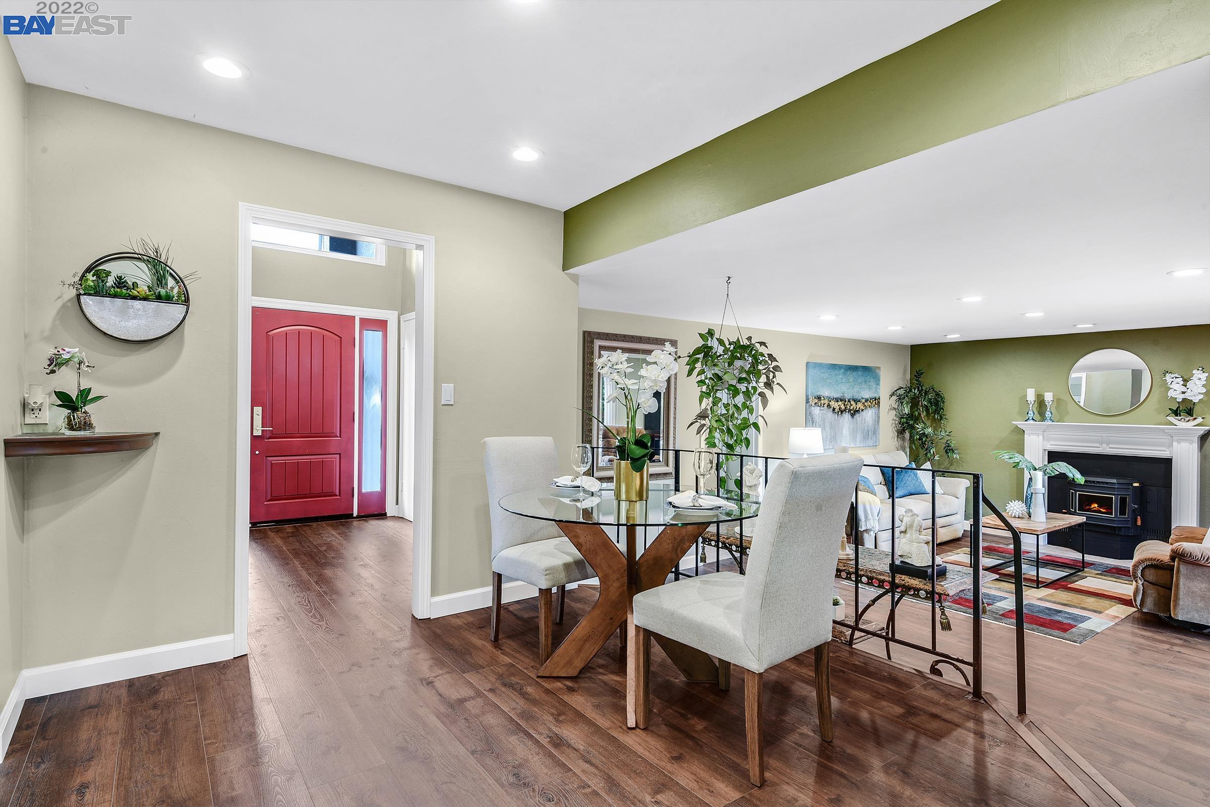 Detail Gallery Image 1 of 1 For 7014 Valley Trails Dr, Pleasanton,  CA 94588 - 5 Beds | 3 Baths
