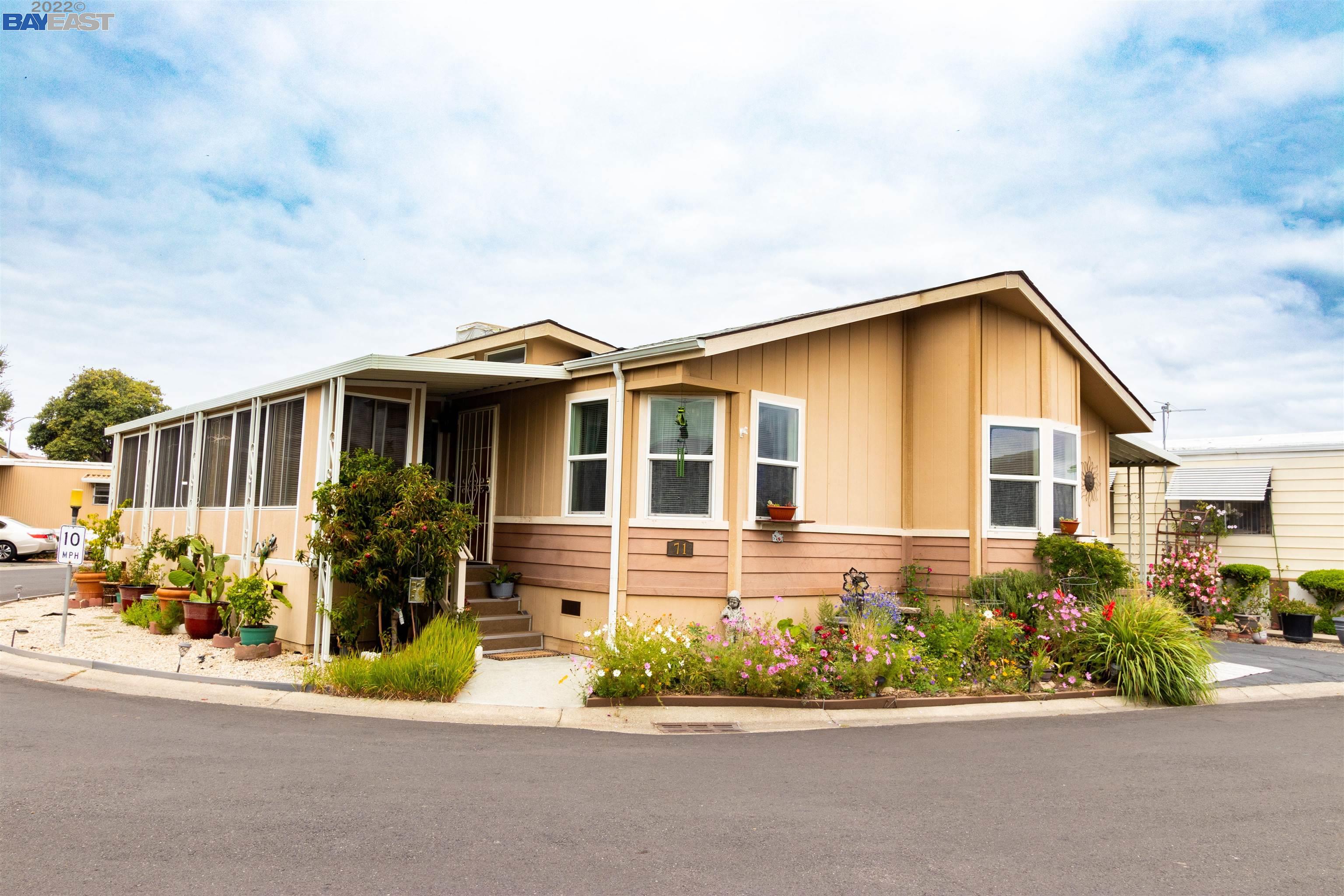 Detail Gallery Image 1 of 1 For 1200 W Winton Ave #71,  Hayward,  CA 94545 - 2 Beds | 2 Baths