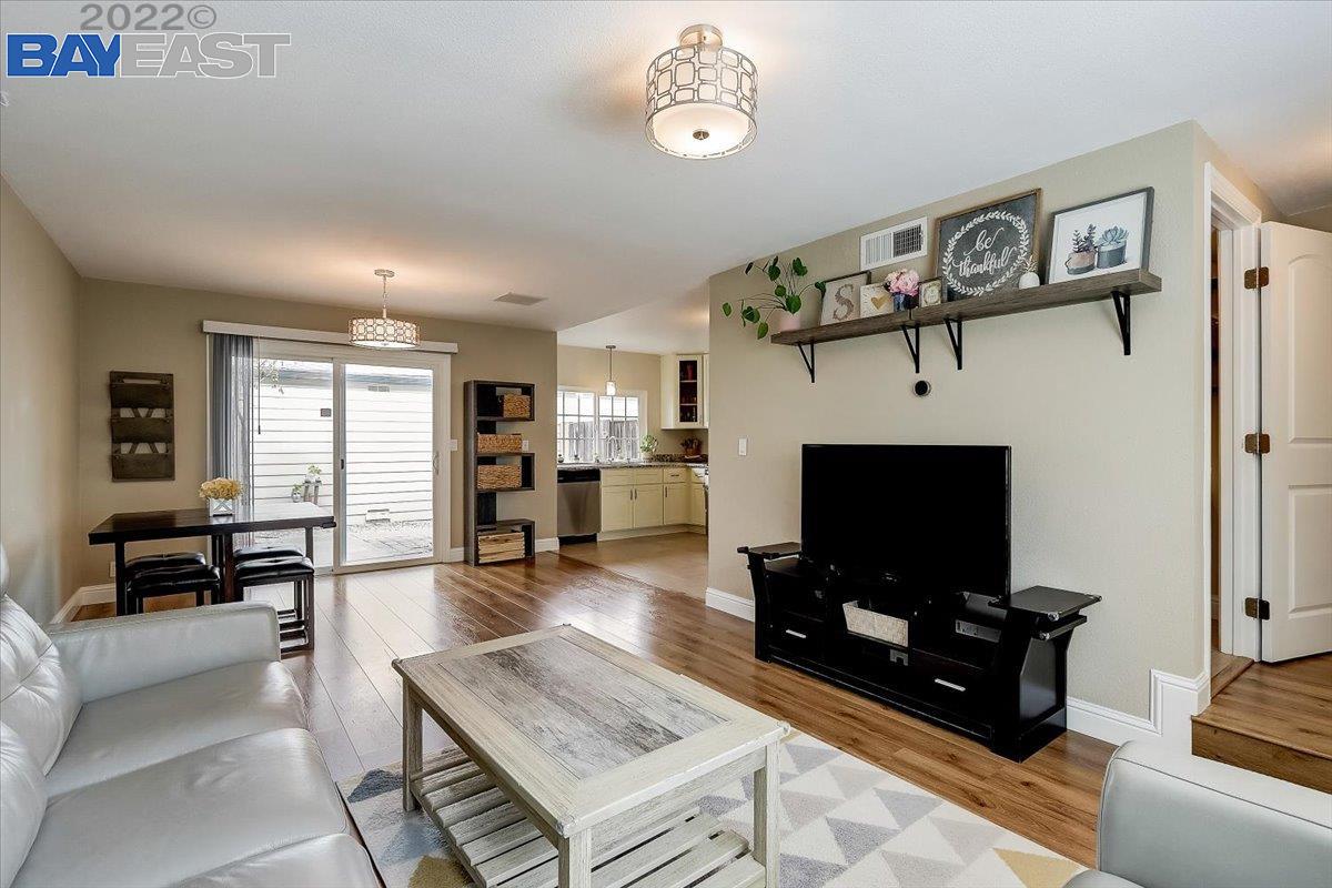 Detail Gallery Image 1 of 1 For 4370 Planet Cir, Union City,  CA 94587 - 3 Beds | 1/1 Baths