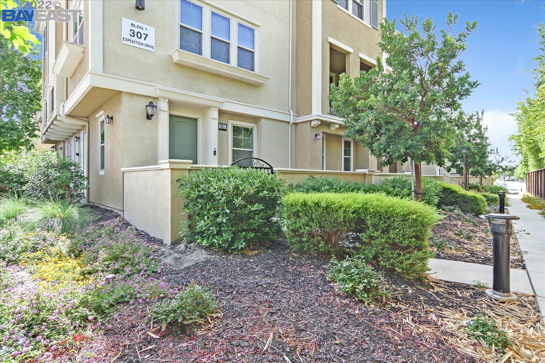 Detail Gallery Image 1 of 1 For 311 Expedition Ln, Milpitas,  CA 95035 - 3 Beds | 2/1 Baths