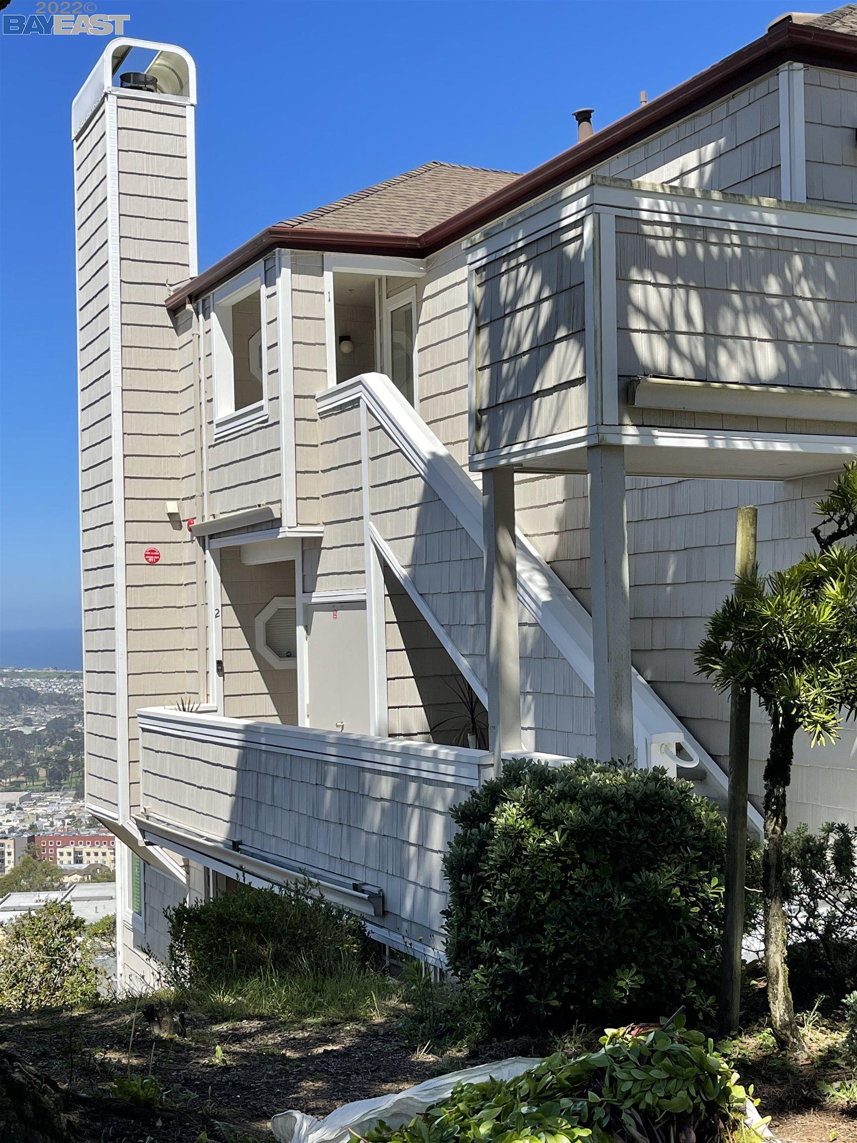 Detail Gallery Image 1 of 1 For 423 Green Ridge Dr #2,  Daly City,  CA 94014 - 3 Beds | 2/1 Baths