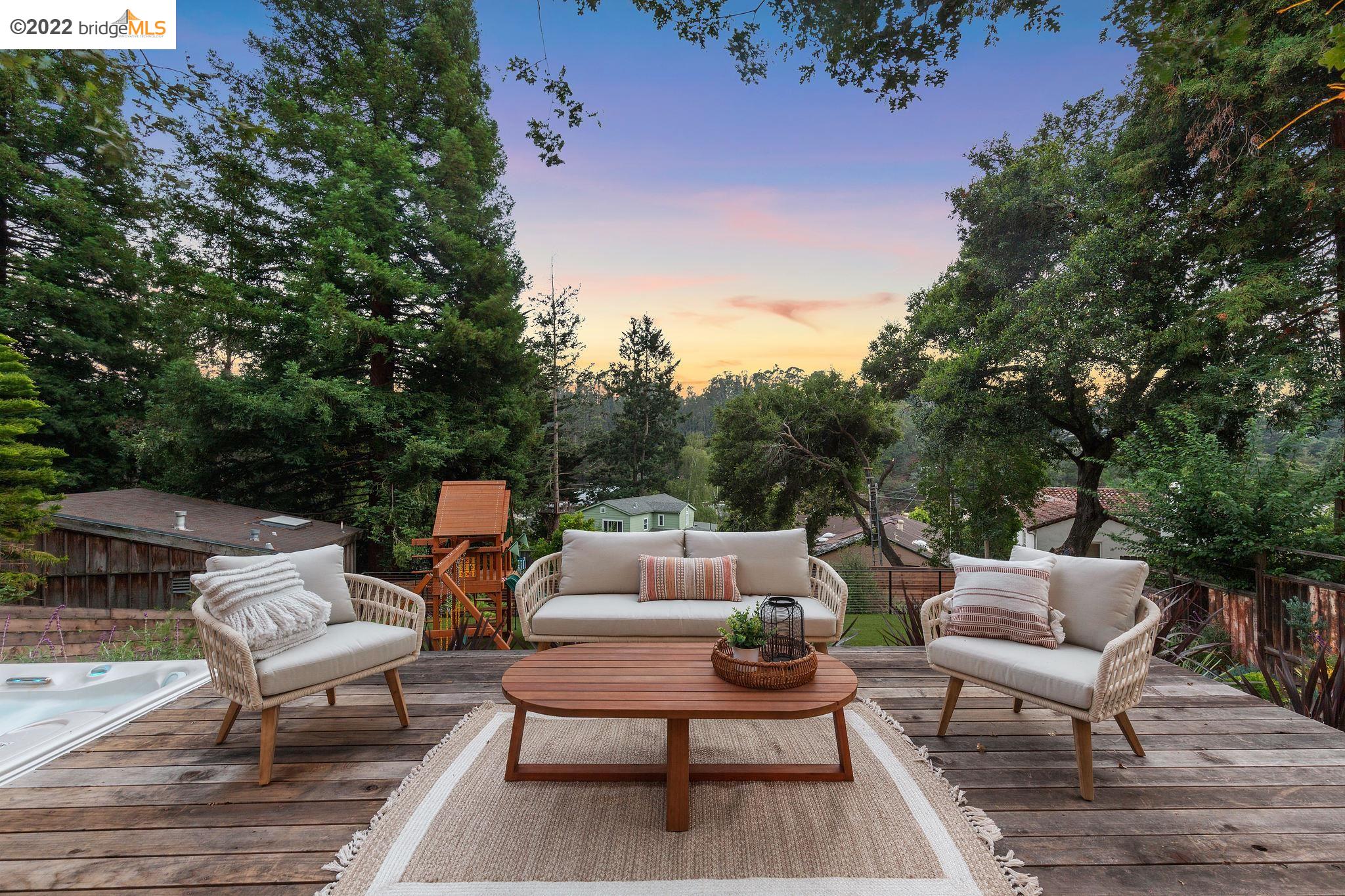 Detail Gallery Image 1 of 1 For 5715 Colton Blvd, Oakland,  CA 94611 - 5 Beds | 3 Baths