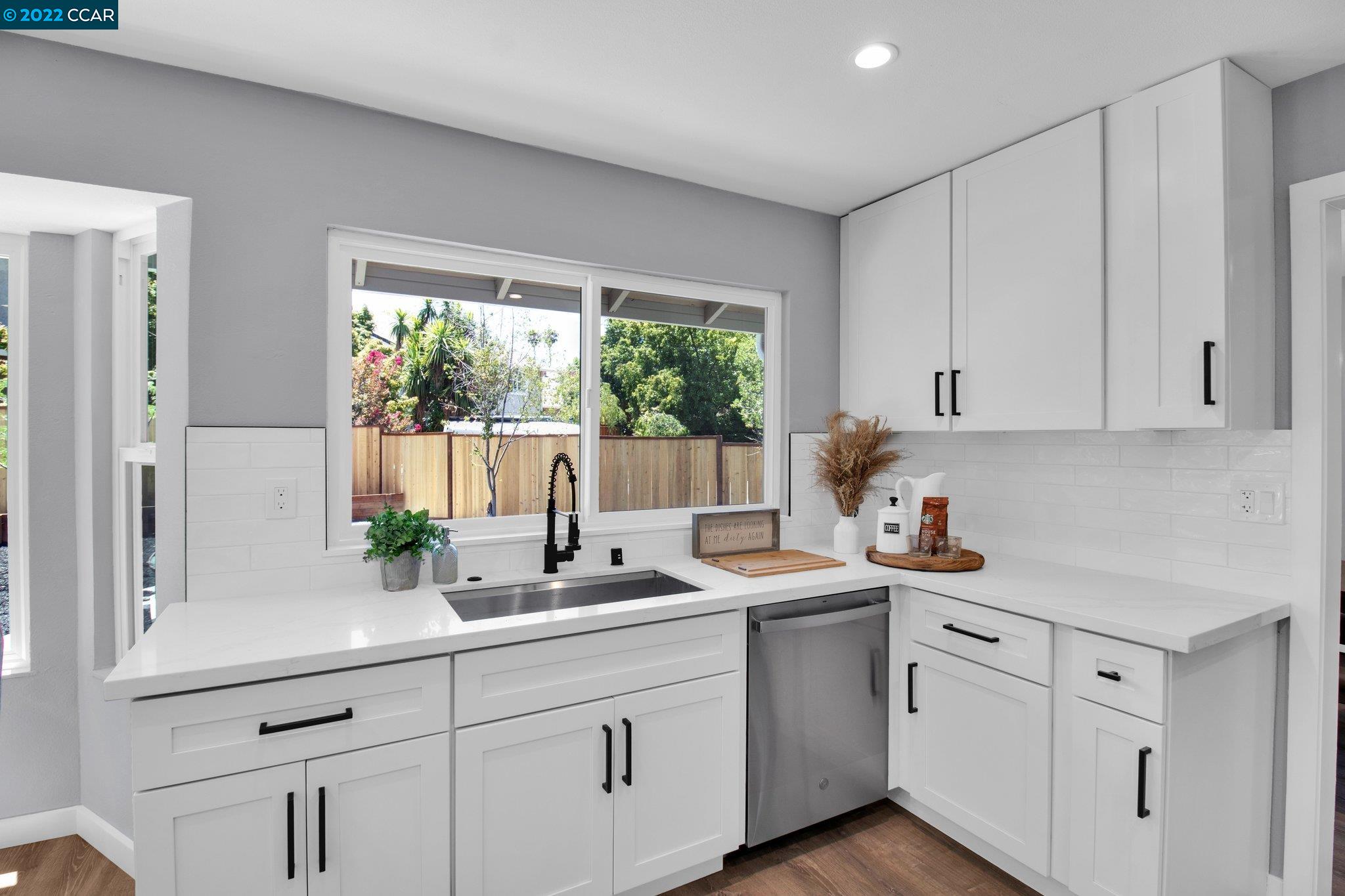 Detail Gallery Image 1 of 1 For 1927 Burnside Ct, Concord,  CA 94521 - 4 Beds | 2/1 Baths