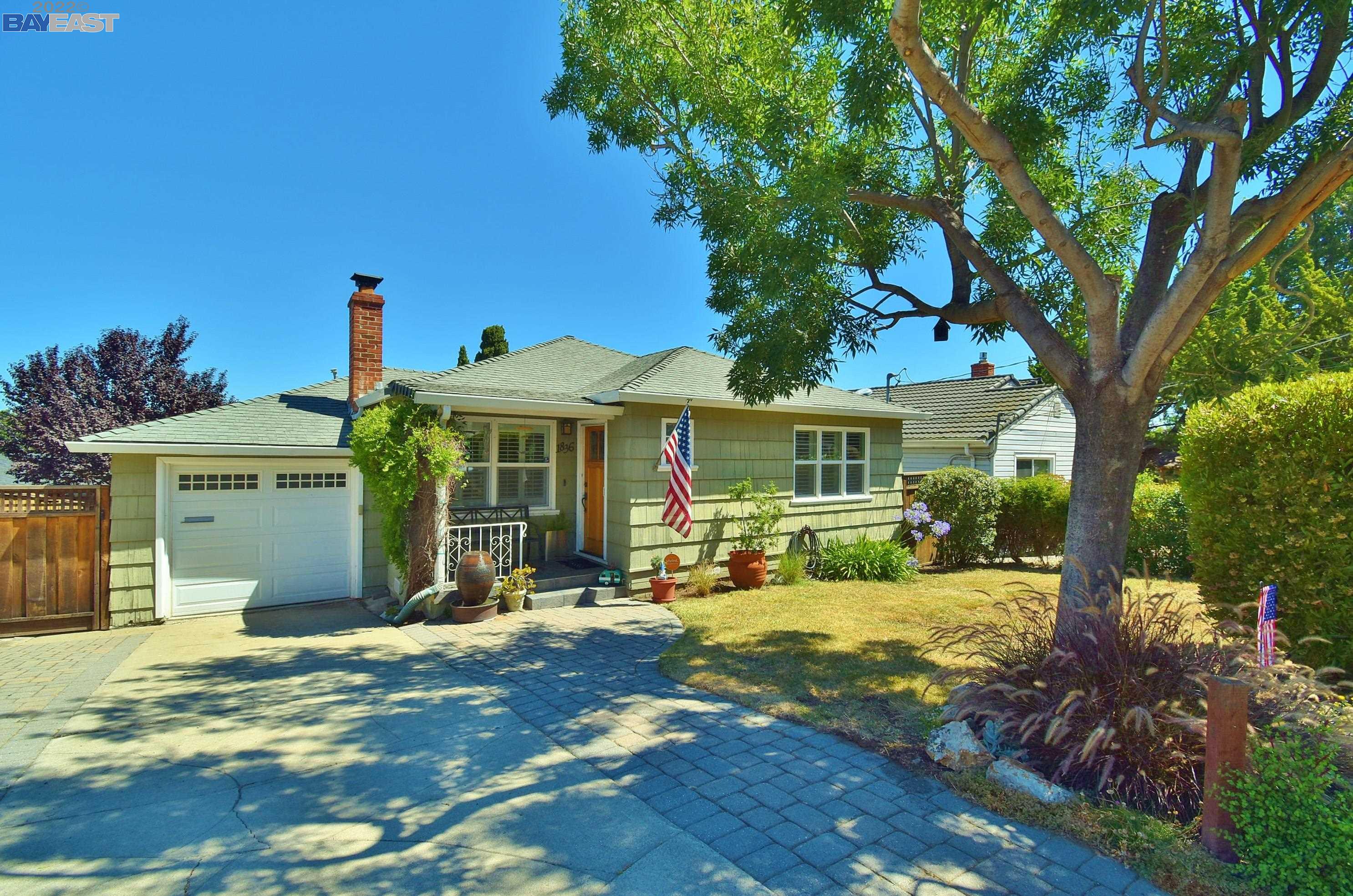 Detail Gallery Image 1 of 1 For 1836 Riverbank Ave, Castro Valley,  CA 94546 - 2 Beds | 1 Baths