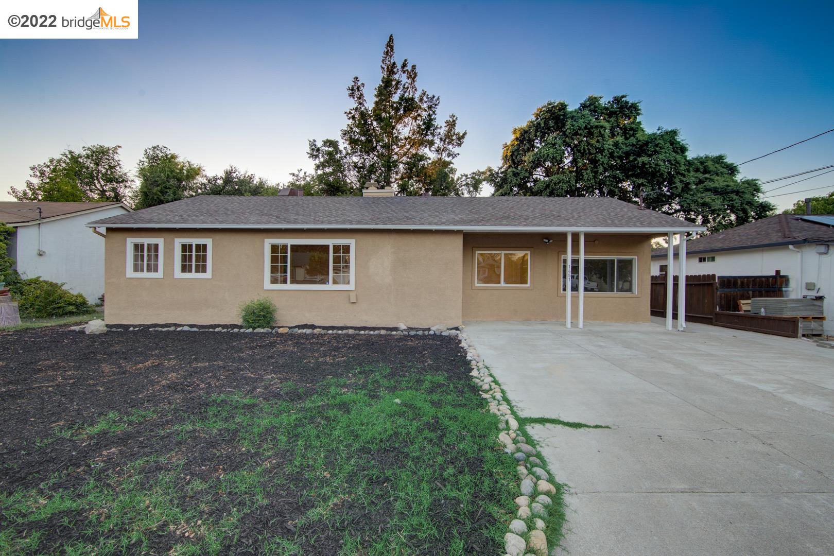 Detail Gallery Image 1 of 1 For 1451 Apple Dr, Concord,  CA 94518 - 4 Beds | 2 Baths