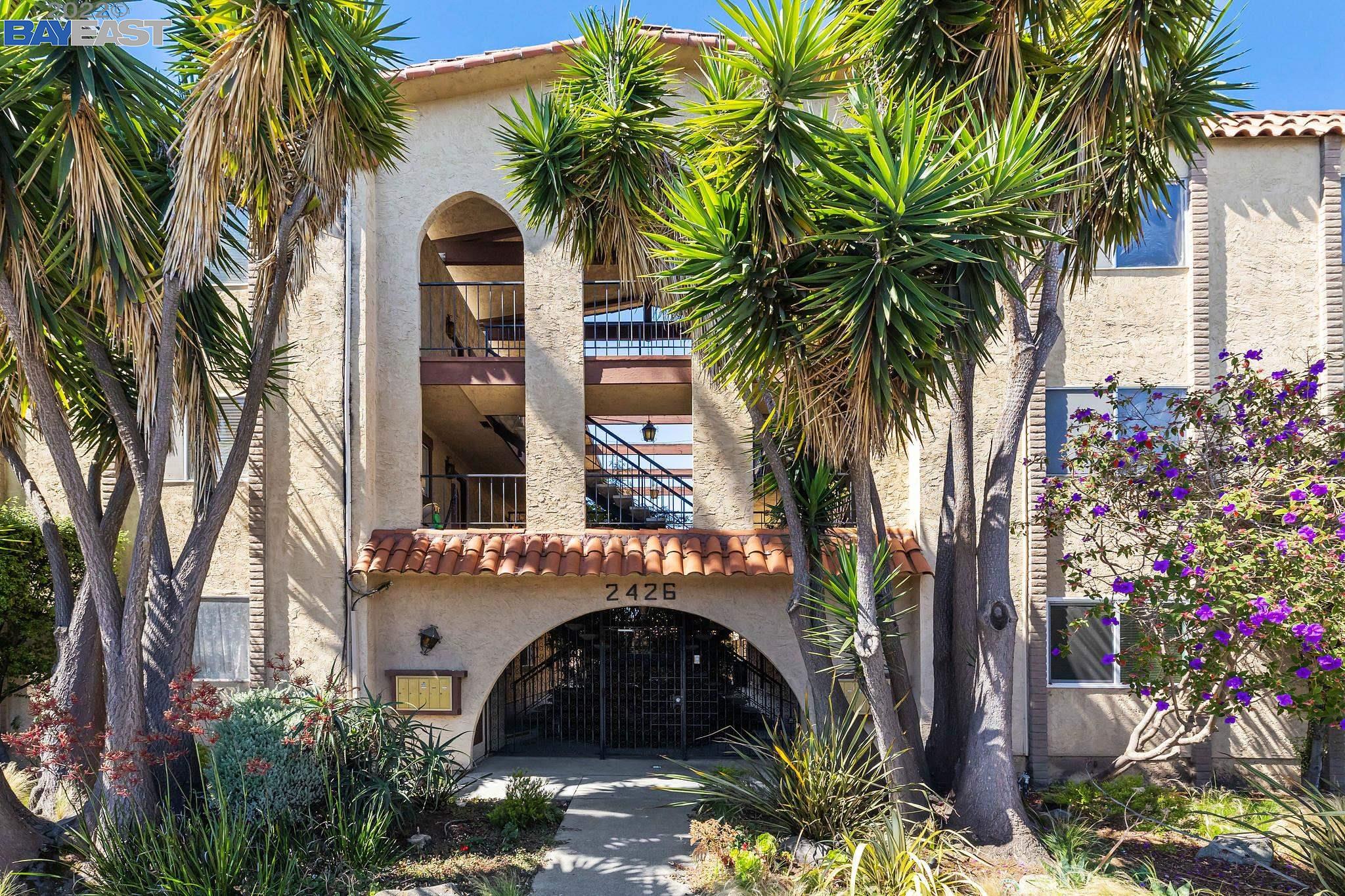Detail Gallery Image 1 of 1 For 2426 Lincoln Ave #K,  Alameda,  CA 94501 - 2 Beds | 1/1 Baths