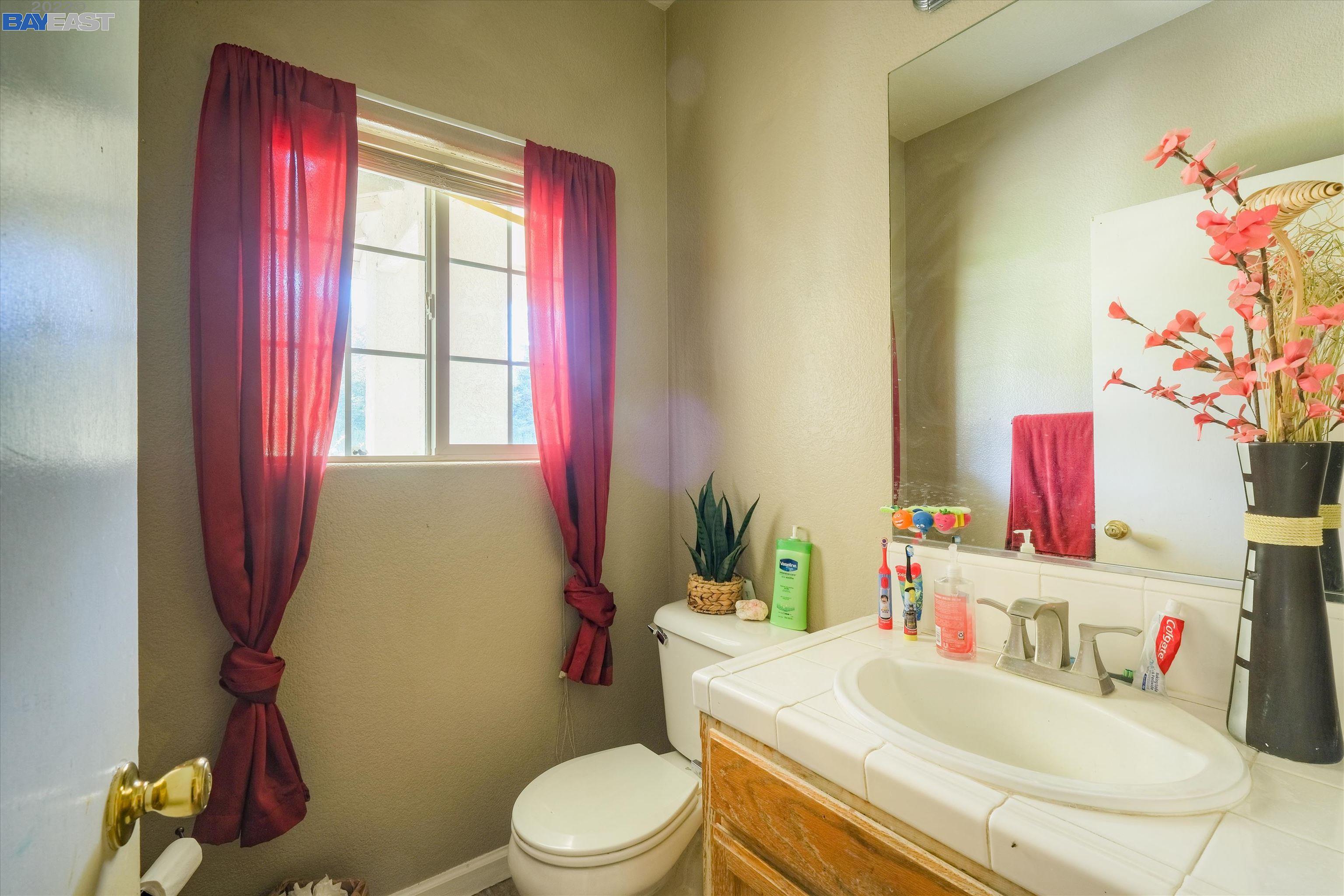 Detail Gallery Image 22 of 30 For 1883 Amberwood Ln, Turlock,  CA 95380 - 4 Beds | 2/1 Baths