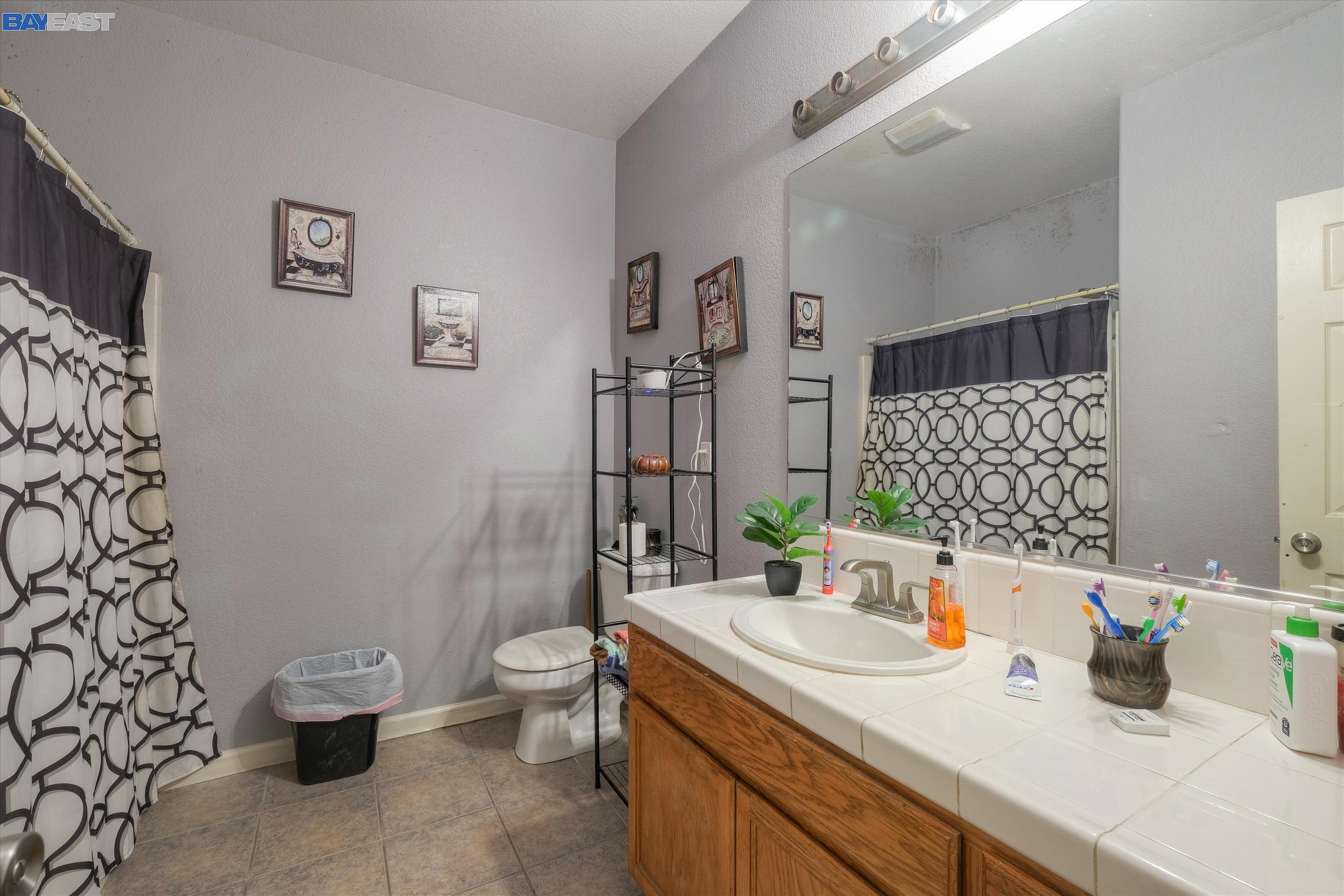 Detail Gallery Image 25 of 30 For 1883 Amberwood Ln, Turlock,  CA 95380 - 4 Beds | 2/1 Baths