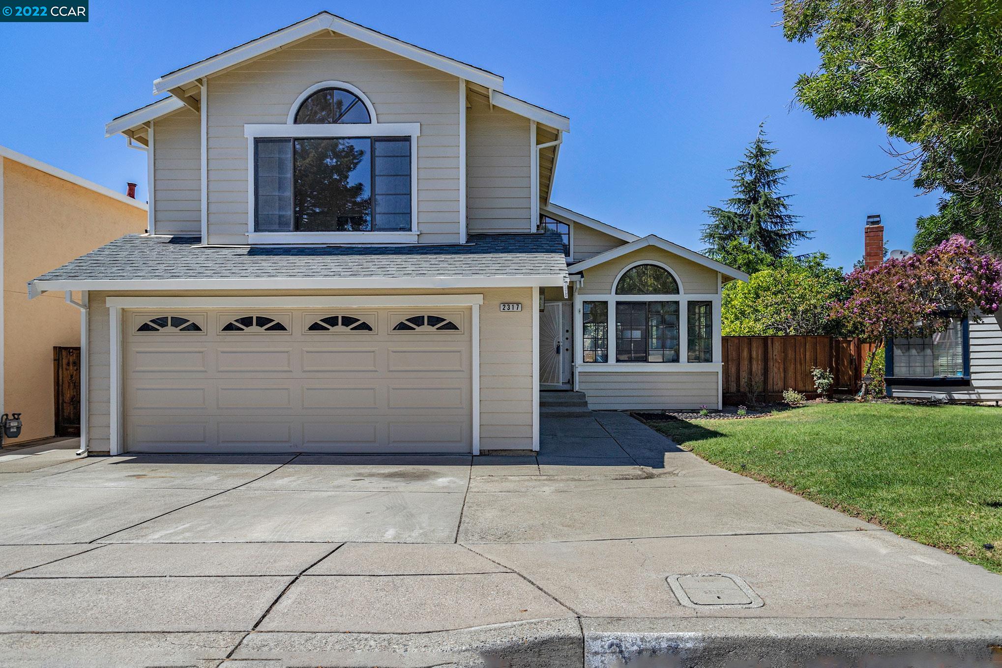 Detail Gallery Image 1 of 1 For 2317 Banbury Loop, Martinez,  CA 94553 - 5 Beds | 3 Baths