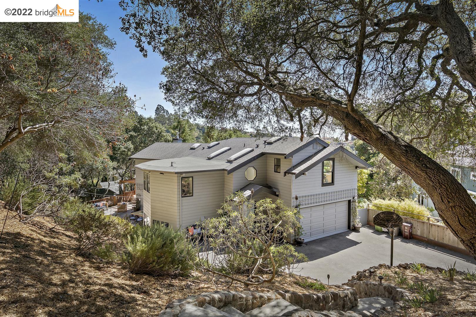 Detail Gallery Image 1 of 1 For 73 1/2 Roble Road, Berkeley,  CA 94705 - 5 Beds | 3/1 Baths