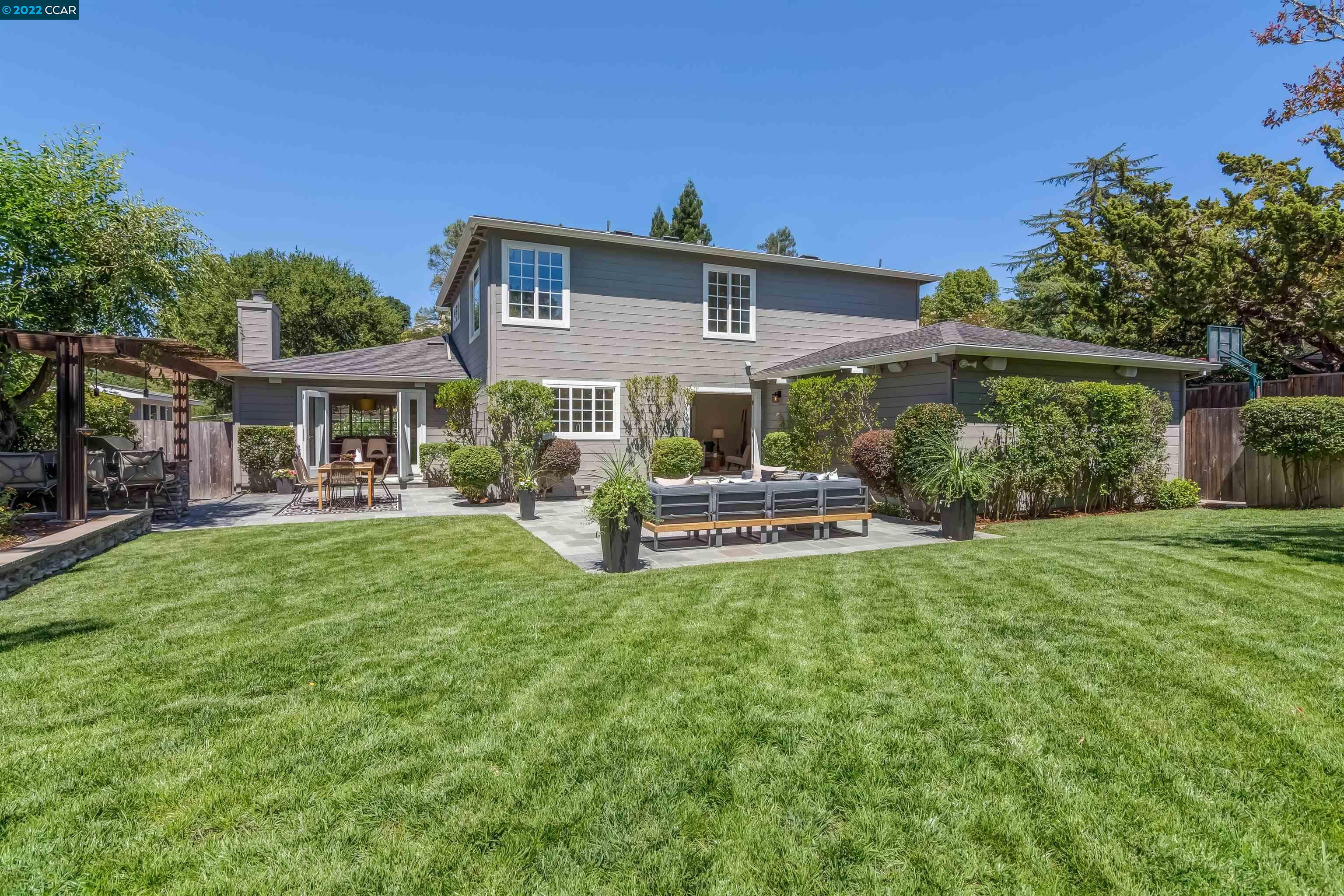 Detail Gallery Image 1 of 1 For 6 Meadow Park Ct, Orinda,  CA 94563 - 4 Beds | 3/1 Baths