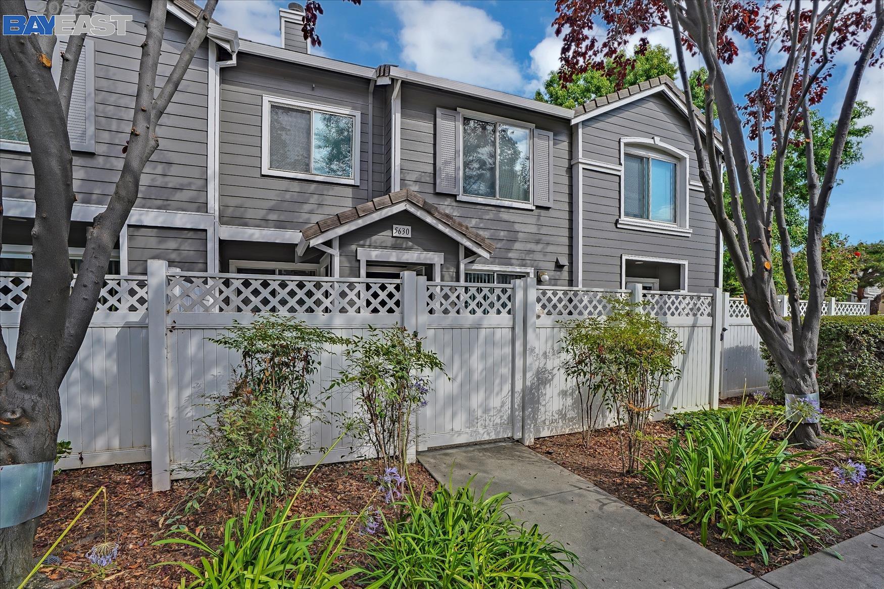 Detail Gallery Image 1 of 1 For 5630 Salvia Cmn, Fremont,  CA 94538 - 2 Beds | 2/1 Baths