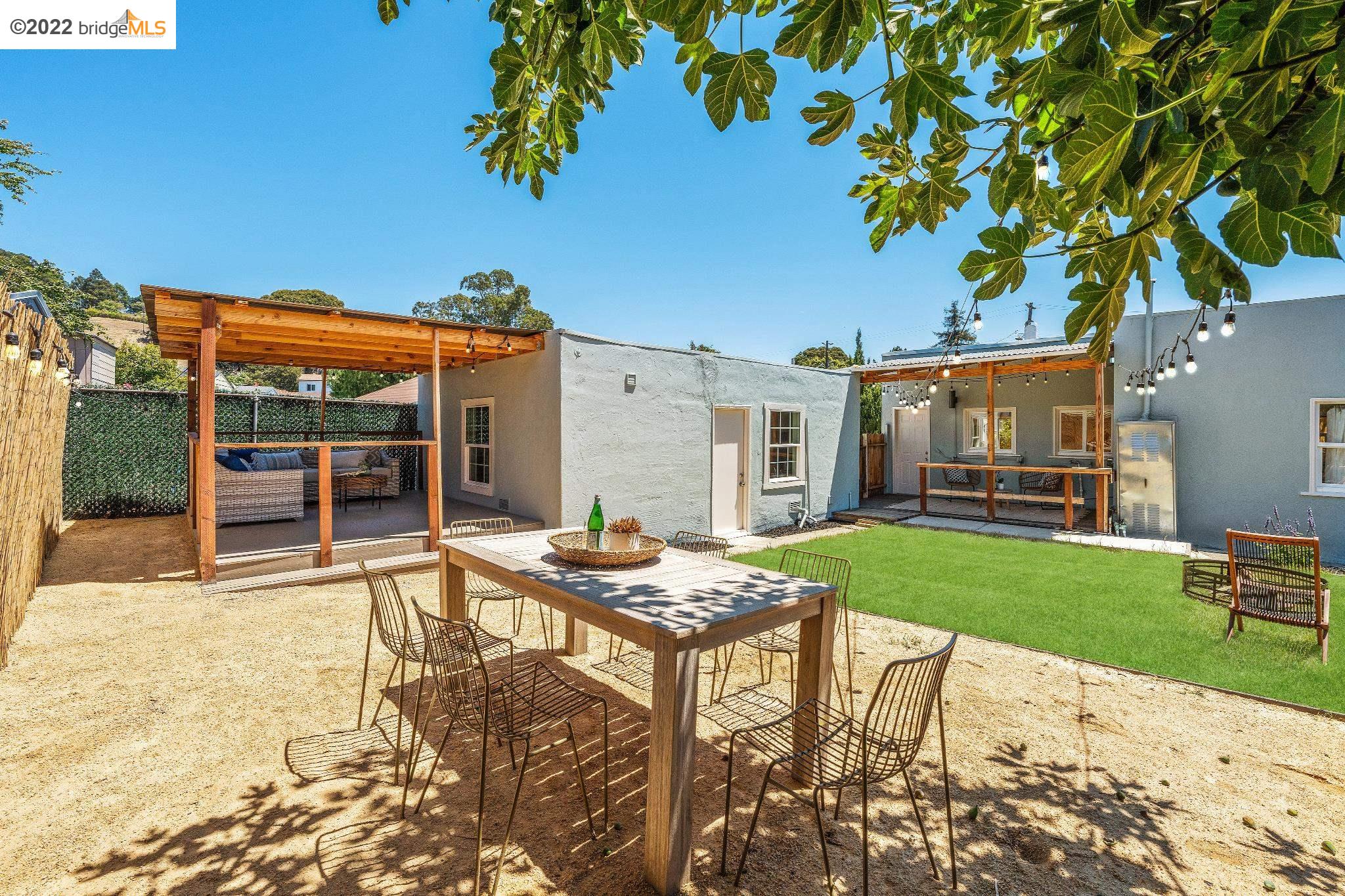 Detail Gallery Image 1 of 1 For 2779 Frazier, Oakland,  CA 94605 - 2 Beds | 2 Baths