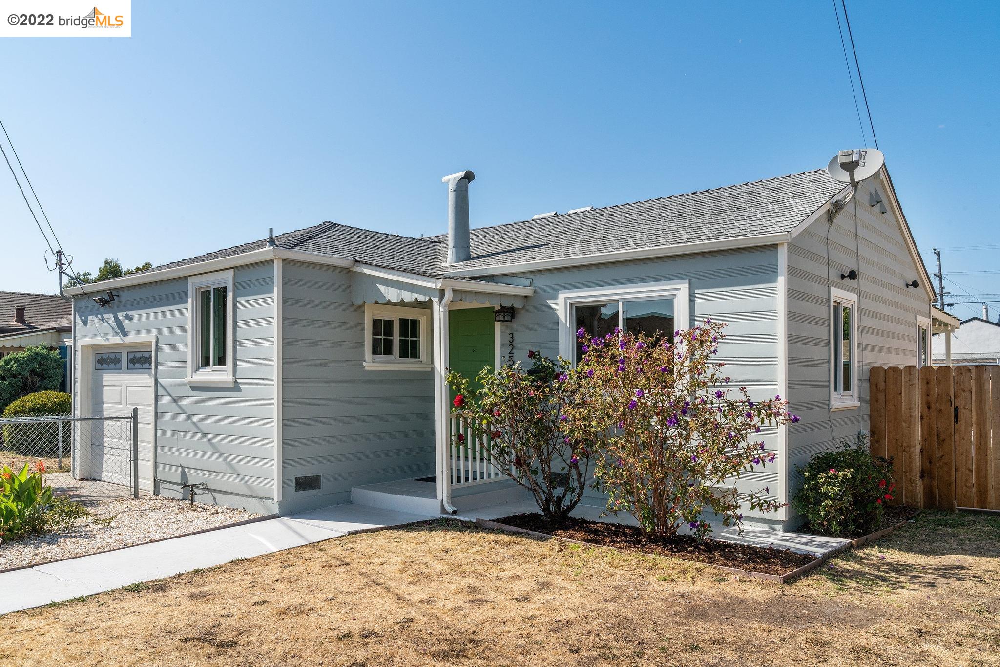 Detail Gallery Image 1 of 1 For 3255 Mcbryde Ave, Richmond,  CA 94804 - 2 Beds | 1 Baths