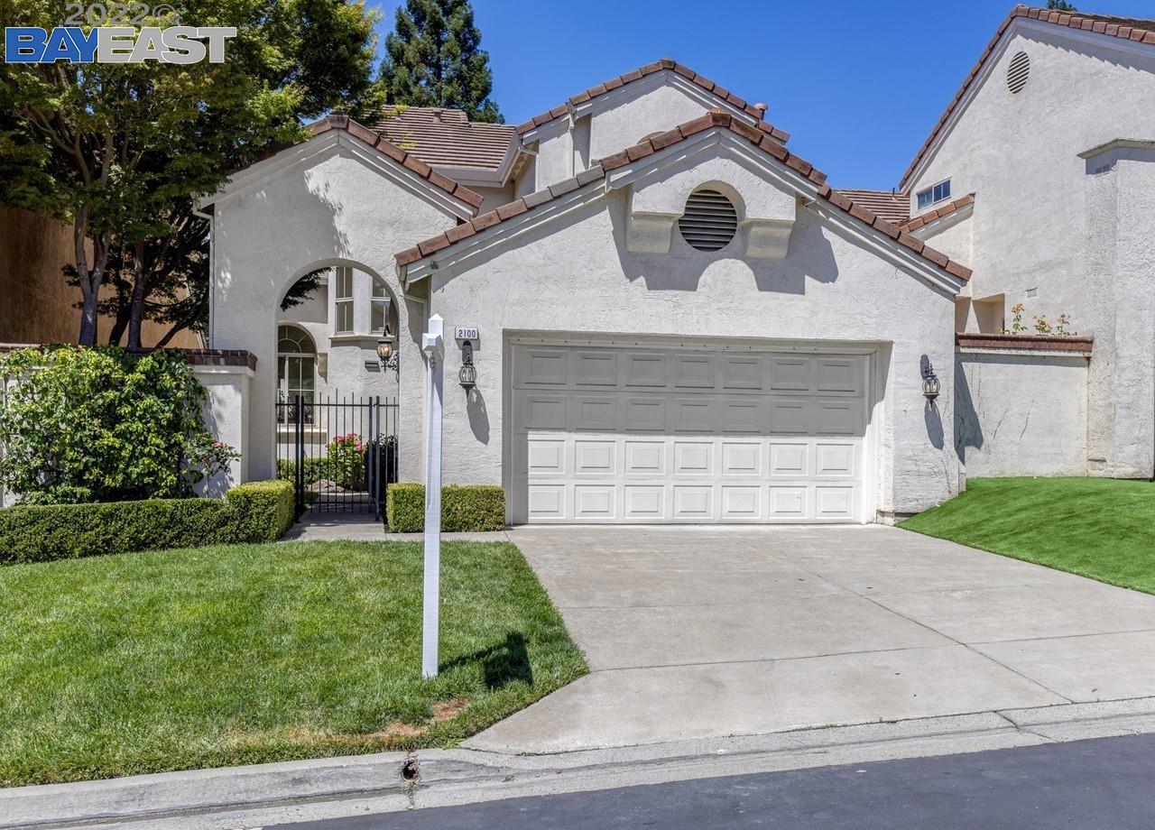 Detail Gallery Image 1 of 1 For 2100 Canyon Lakes Dr, San Ramon,  CA 94582 - 3 Beds | 3 Baths