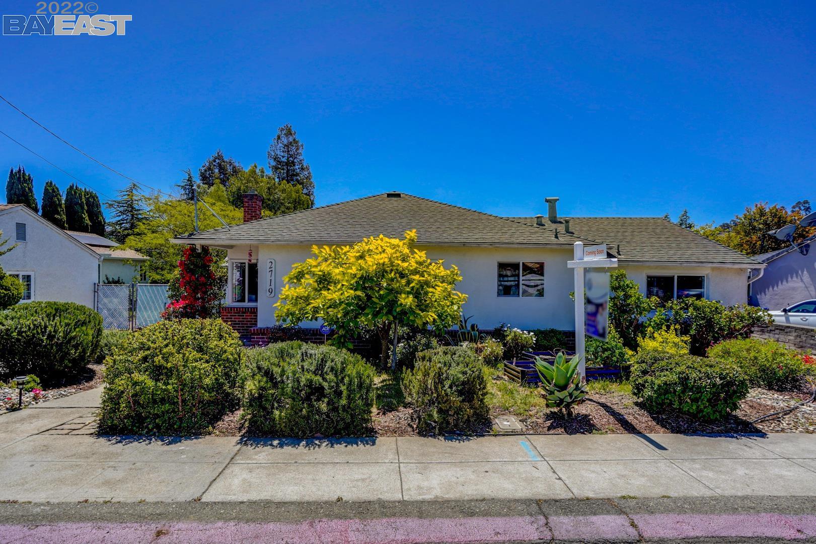 Detail Gallery Image 1 of 1 For 2719 Somerset Avenue, Castro Valley,  CA 94546 - 3 Beds | 2 Baths