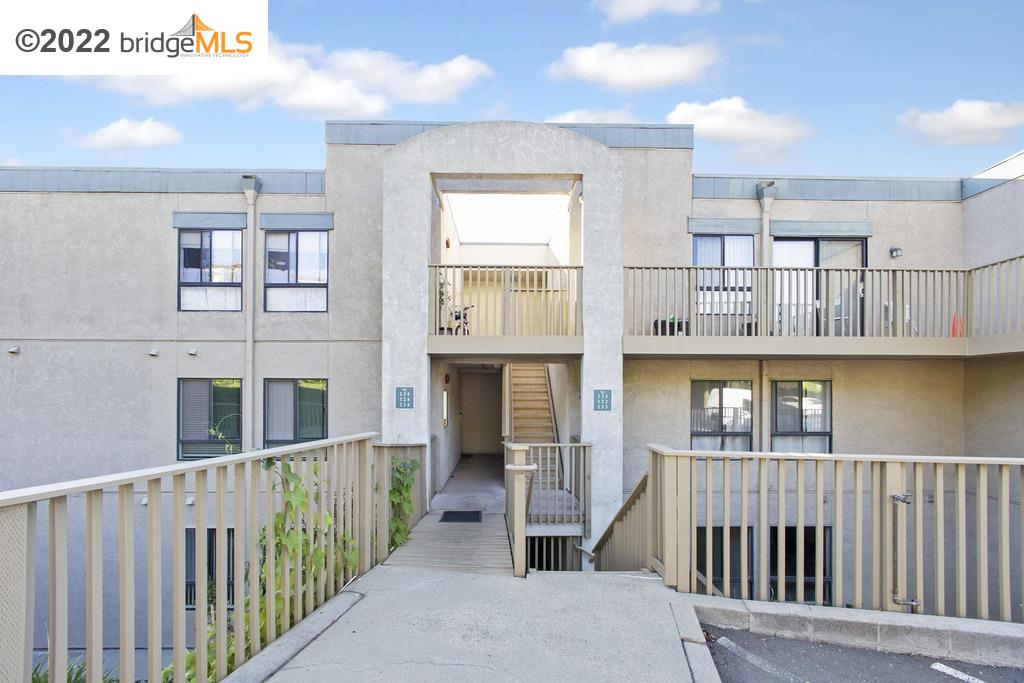 Detail Gallery Image 1 of 1 For 2505 Miramar Ave #113,  Castro Valley,  CA 94546 - 2 Beds | 2 Baths