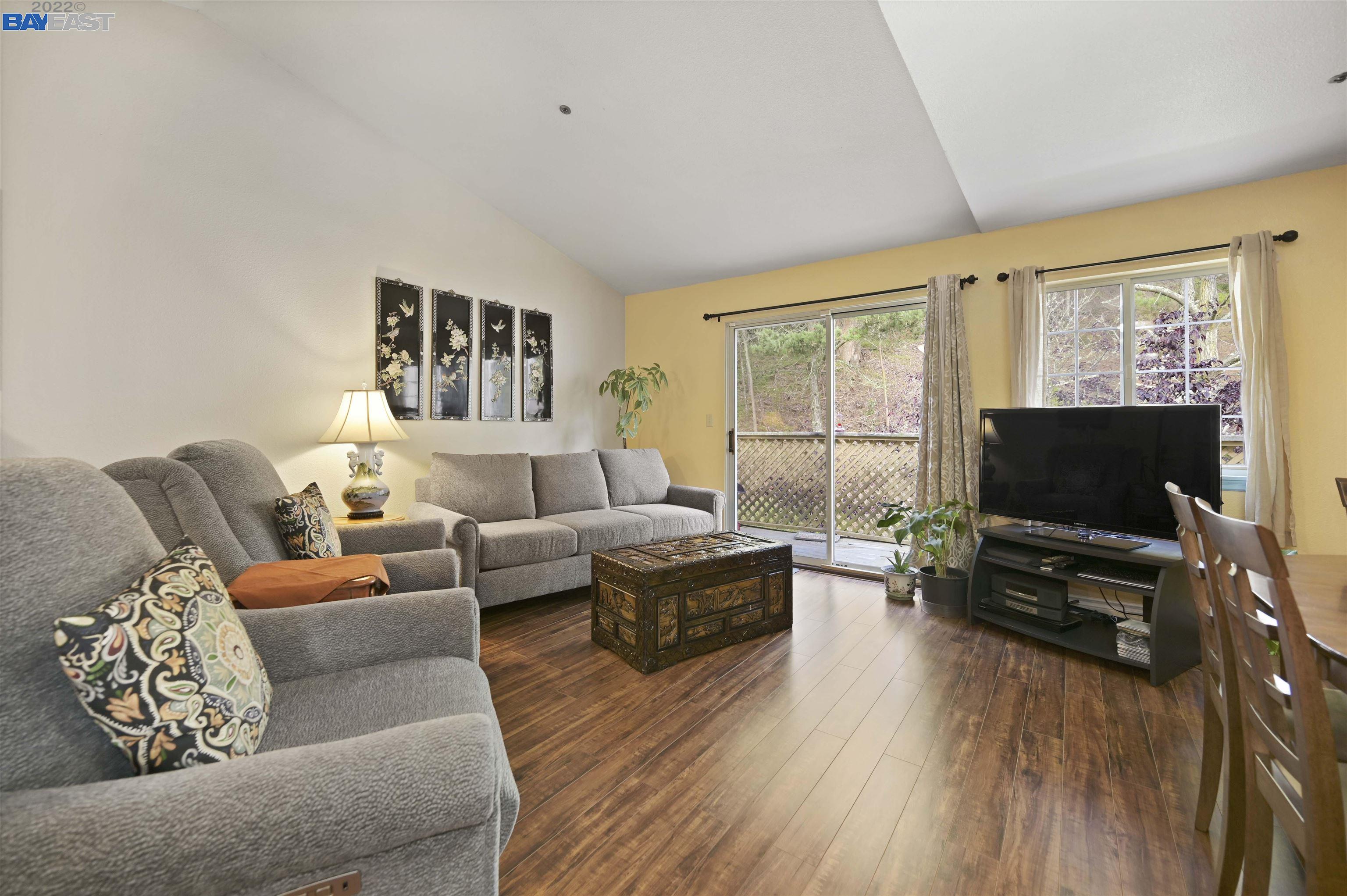 Detail Gallery Image 1 of 1 For 1007 San Antonio Cir #317,  Daly City,  CA 94014 - 2 Beds | 2 Baths