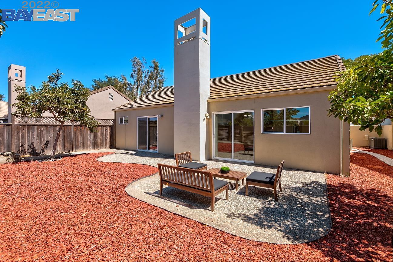 Detail Gallery Image 1 of 1 For 1225 Kelly Park Cir, Morgan Hill,  CA 95037 - 3 Beds | 2 Baths