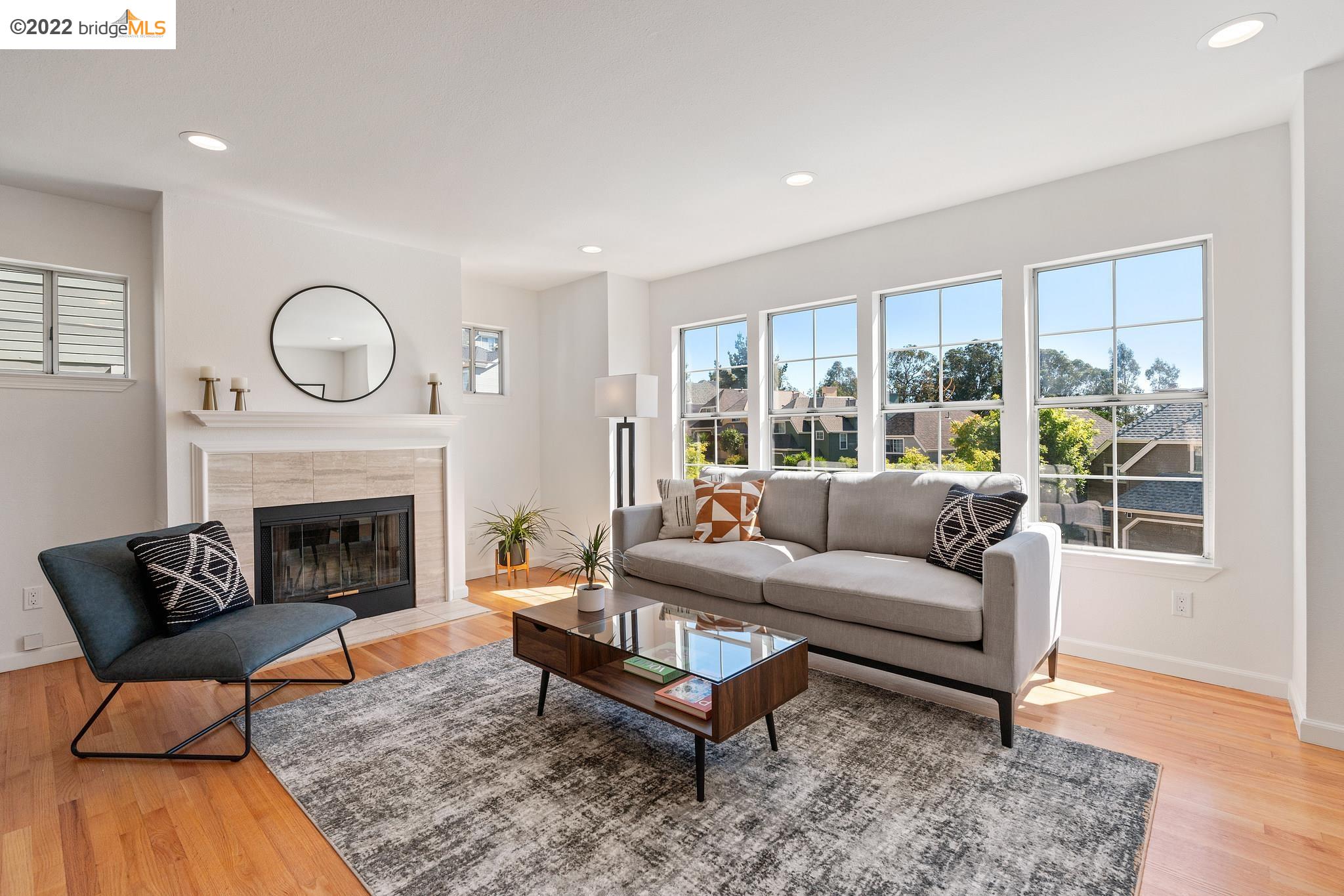 Detail Gallery Image 1 of 1 For 4380 Terrabella Pl, Oakland,  CA 94619 - 3 Beds | 2/1 Baths