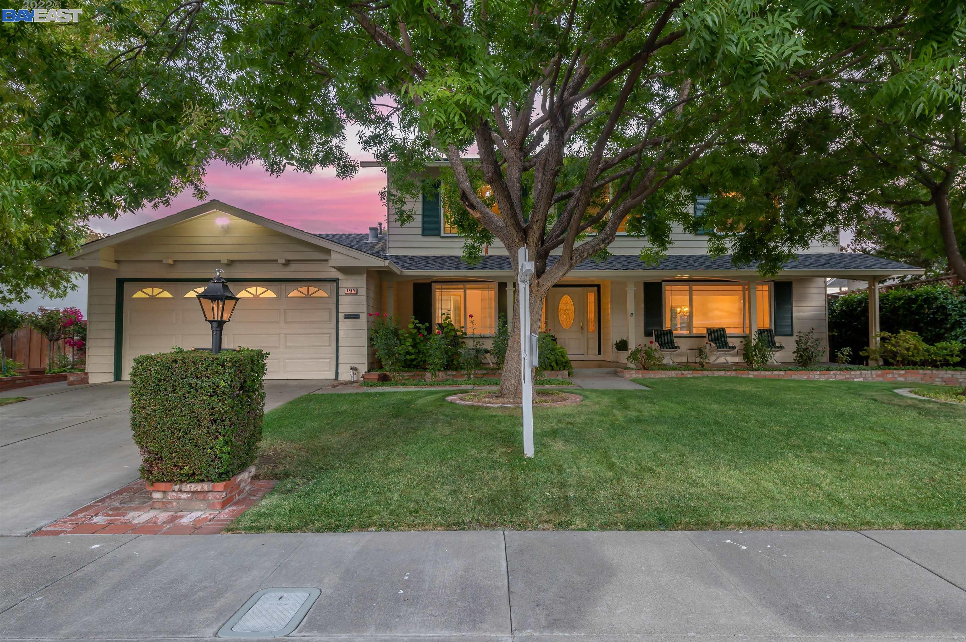 Detail Gallery Image 1 of 1 For 1819 Tanglewood Way, Pleasanton,  CA 94566 - 5 Beds | 3 Baths