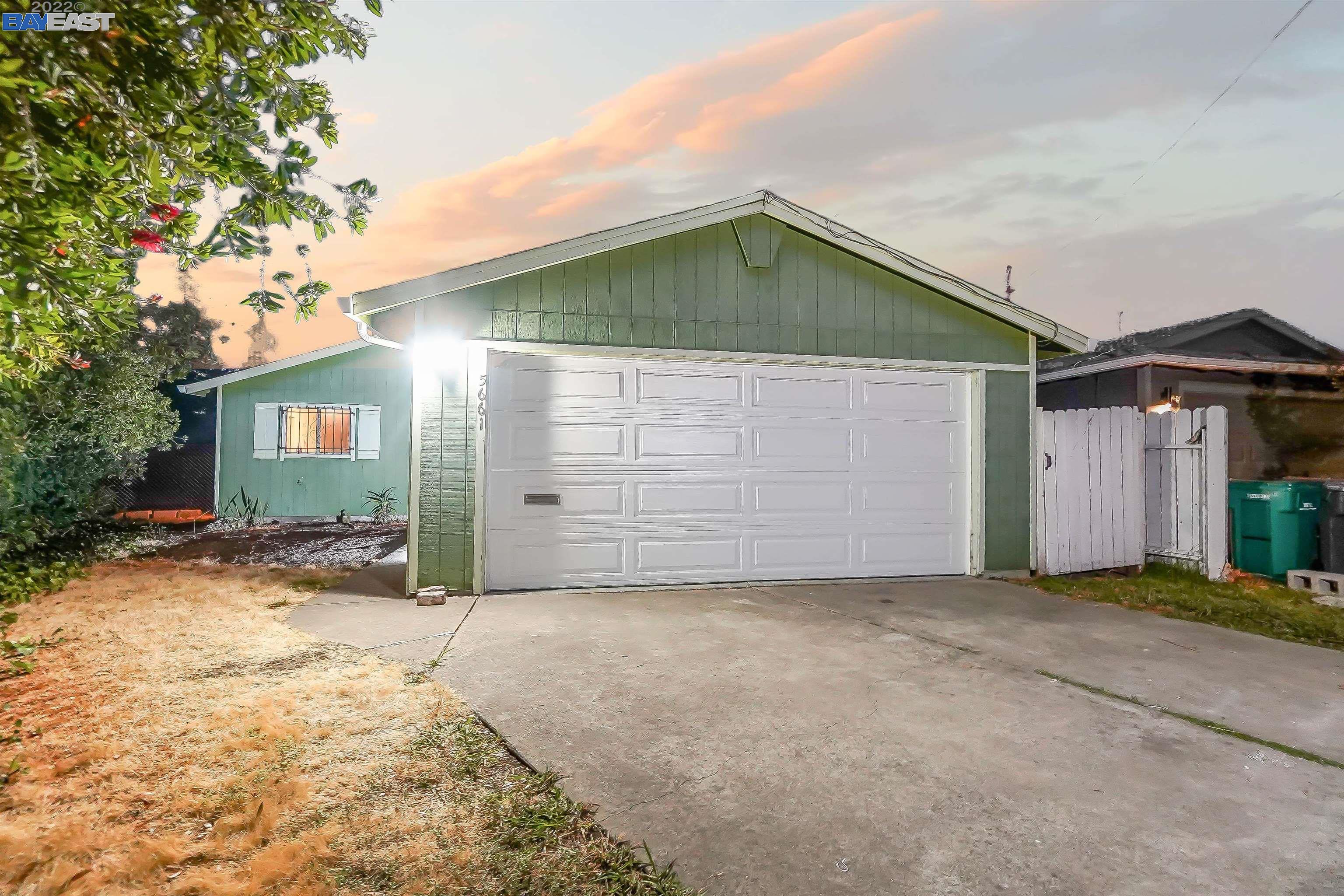 Detail Gallery Image 1 of 1 For 5661 Vicente St, Oakland,  CA 94609 - 3 Beds | 2 Baths