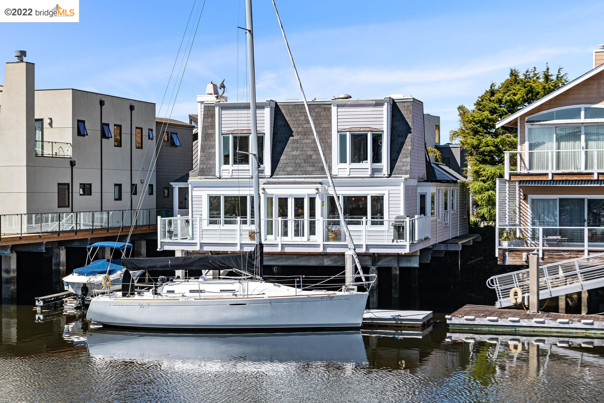 Detail Gallery Image 1 of 1 For 1320 Pelican Way, Richmond,  CA 94801 - 3 Beds | 2 Baths