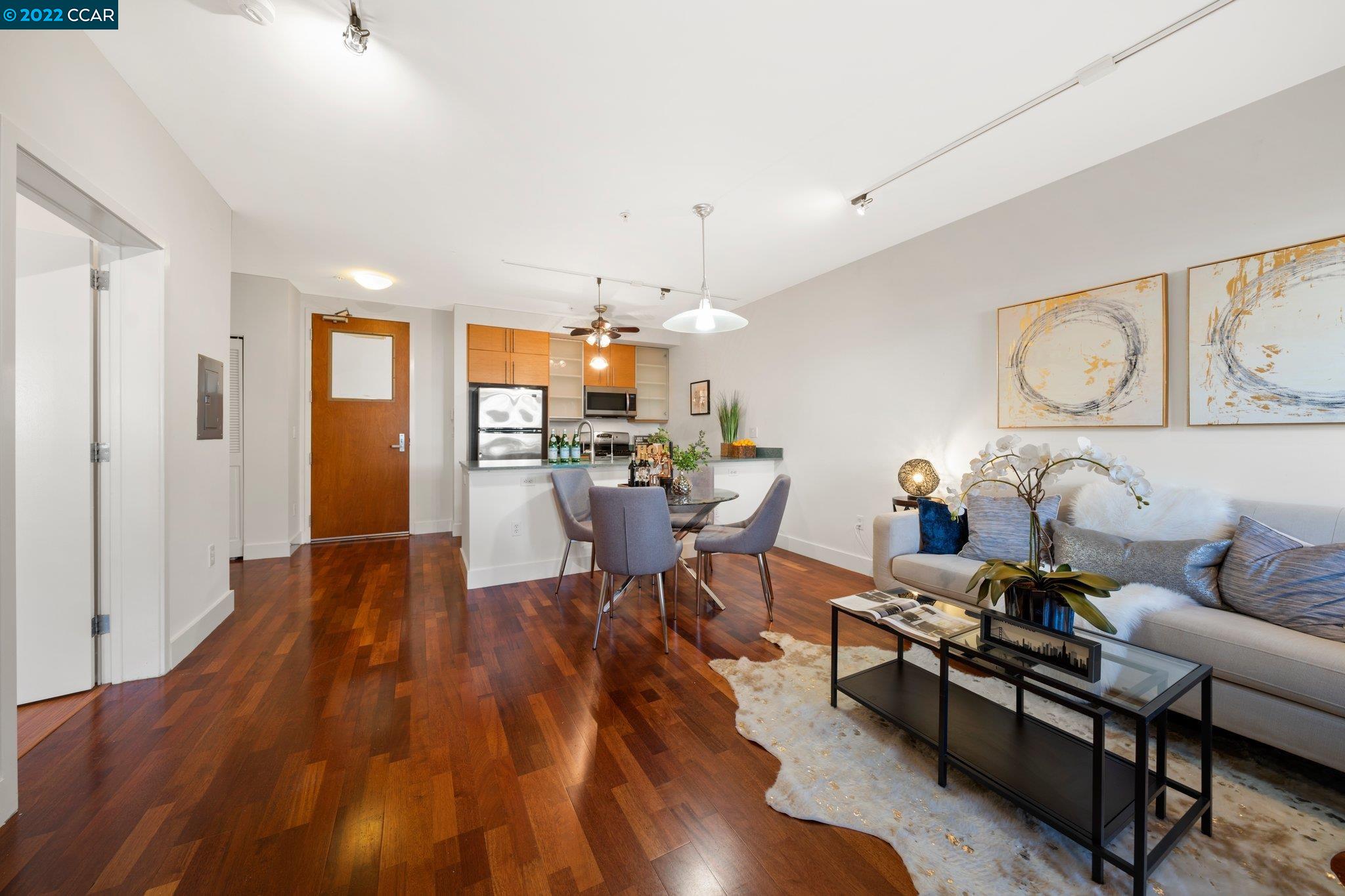 Detail Gallery Image 1 of 1 For 532 30th St #5,  Oakland,  CA 94609 - 1 Beds | 1 Baths