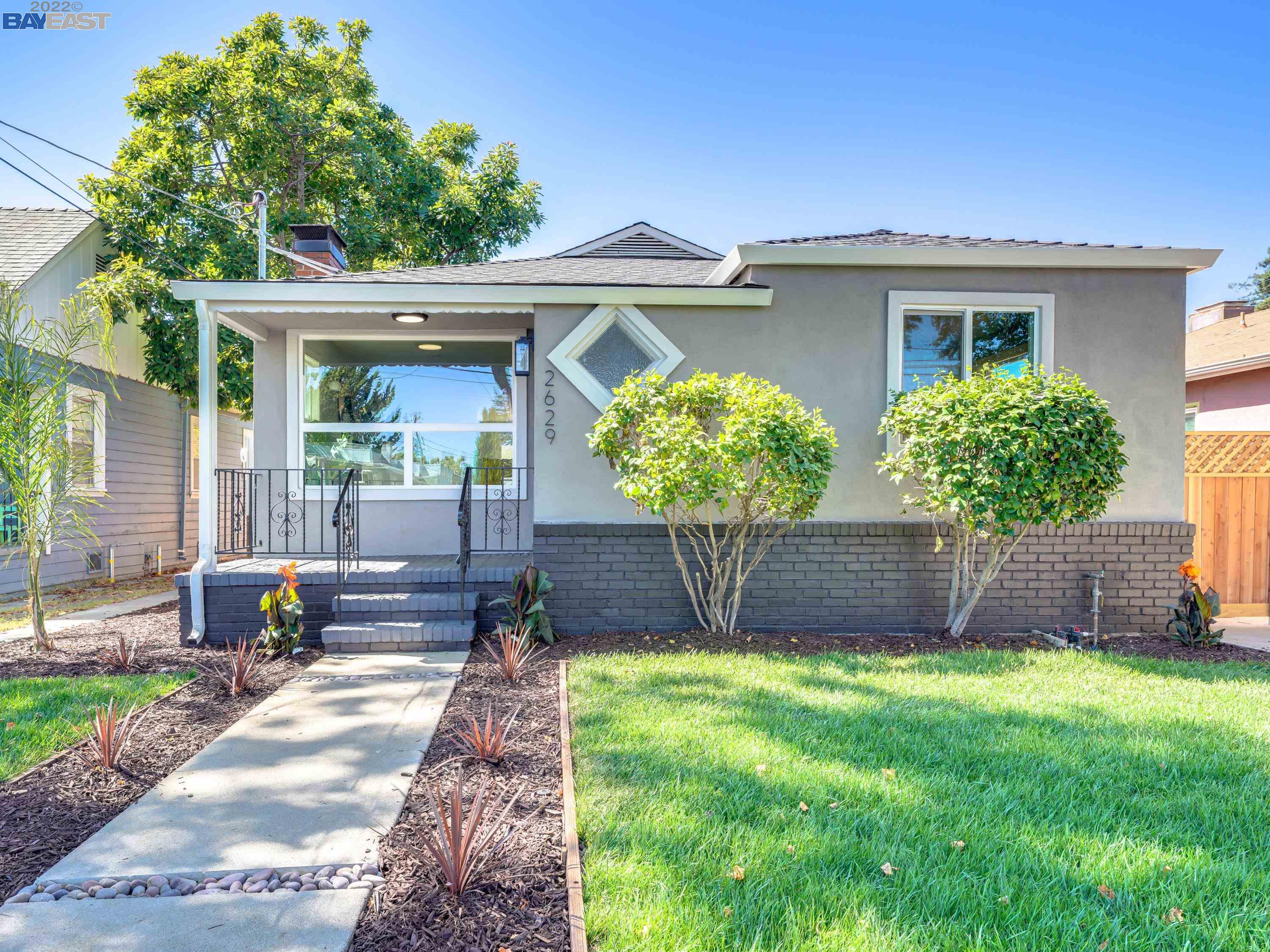 Detail Gallery Image 1 of 1 For 2629 Durant Ave, Oakland,  CA 94605 - 2 Beds | 2 Baths