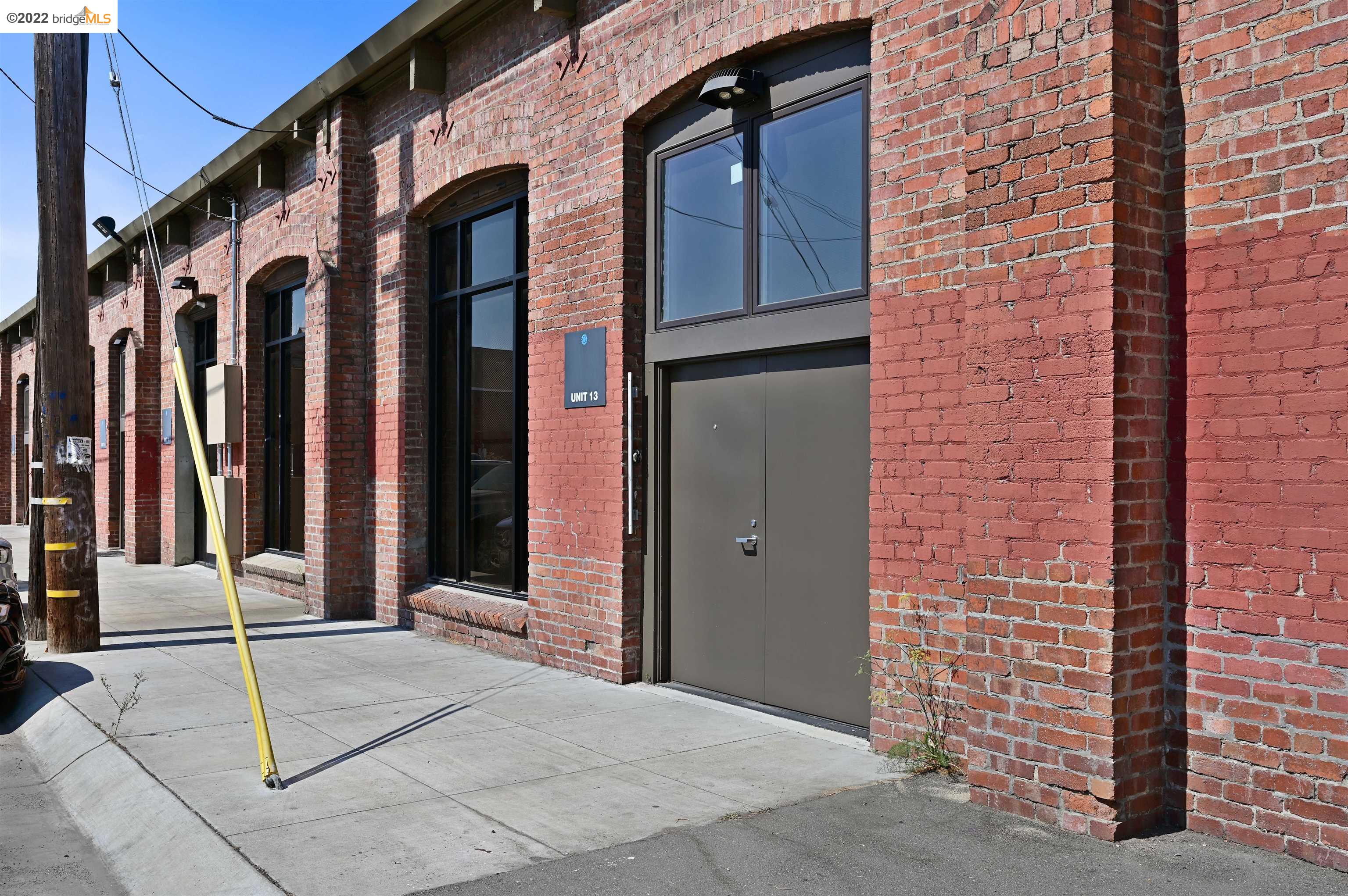 Detail Gallery Image 1 of 16 For 1035 22nd Avenue, #13, Oakland,  CA 94606 - – Beds | – Baths