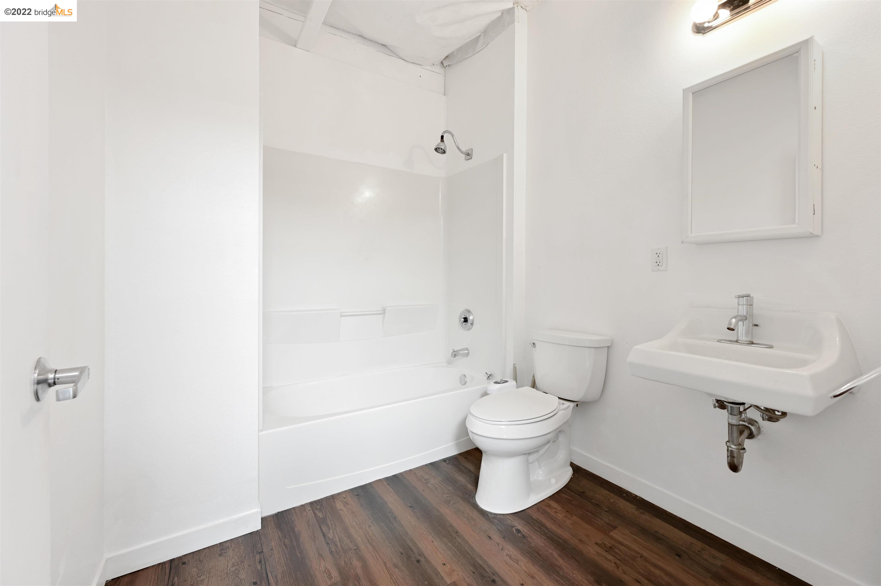 Detail Gallery Image 13 of 16 For 1035 22nd Avenue, #13, Oakland,  CA 94606 - – Beds | – Baths